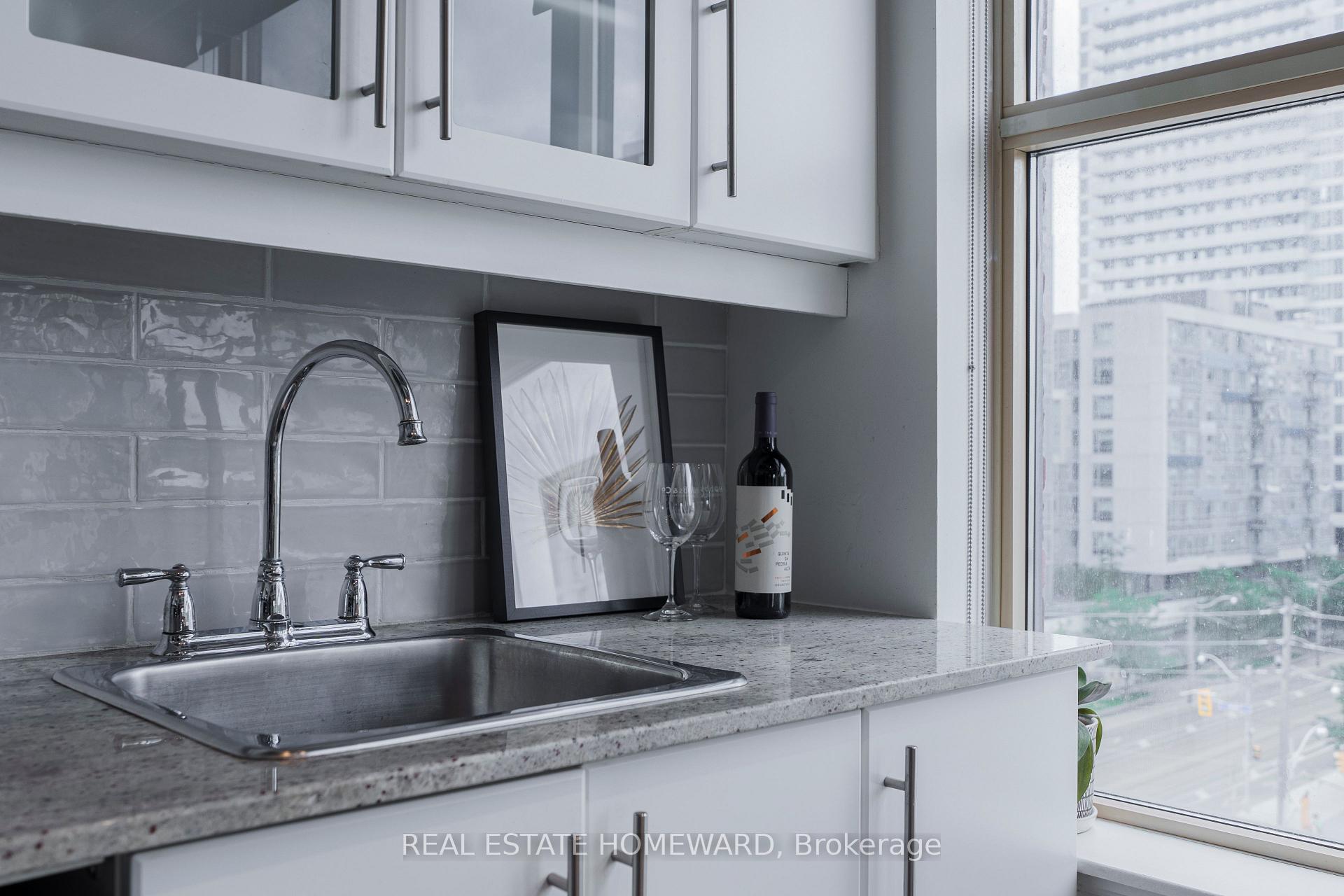 Photo 10 of Unit 607, 736 Dundas Street E, Toronto, Regent Park — HOMEH