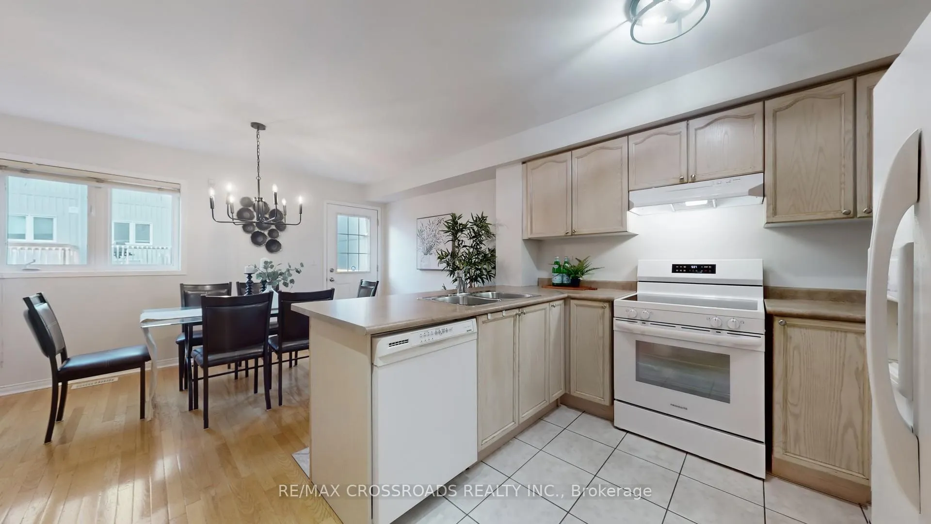 Photo 10 of Unit 61, 735 Sheppard Avenue, Pickering, Woodlands — HOMEH