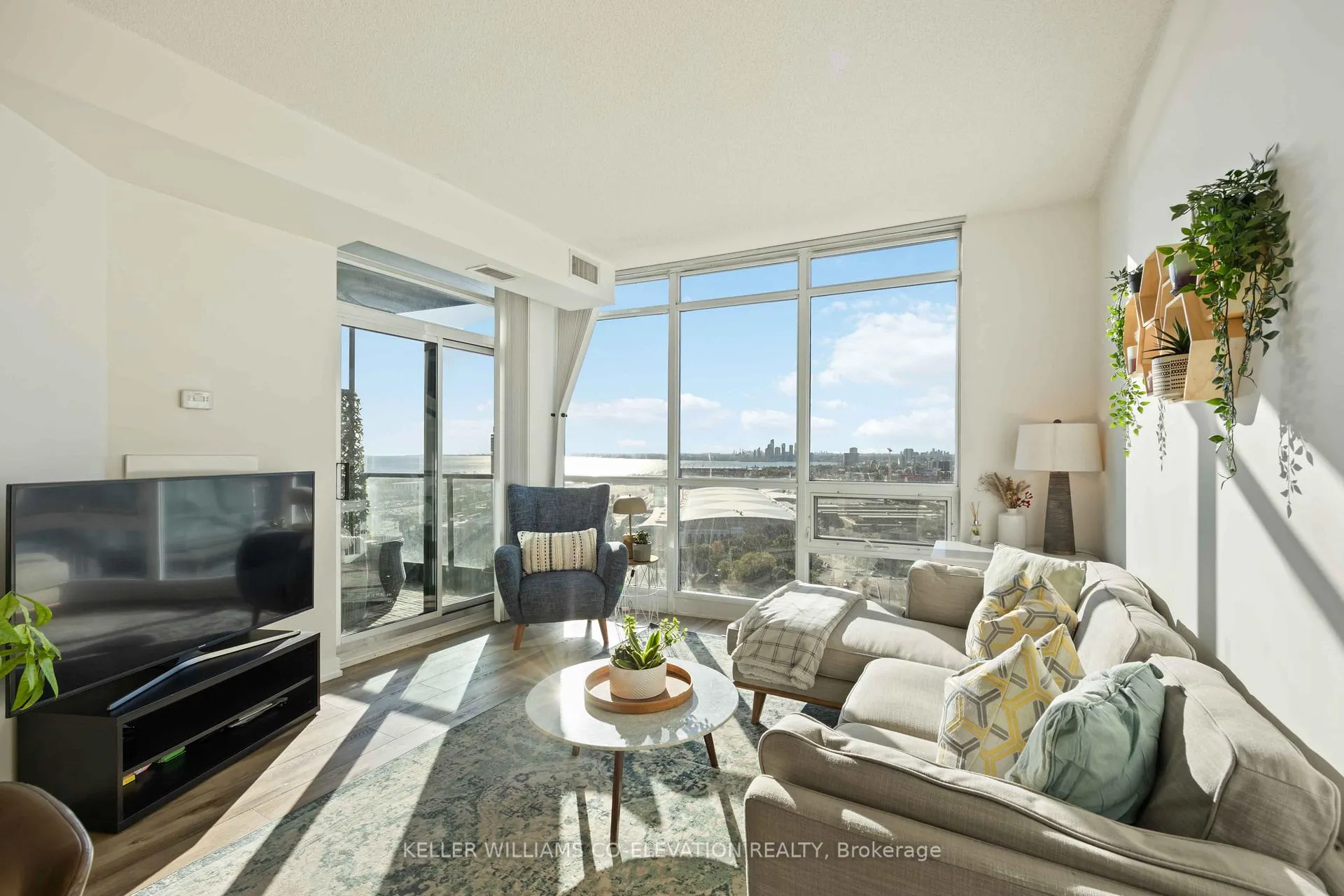 Front of Unit 2511, 219 Fort York Boulevard
