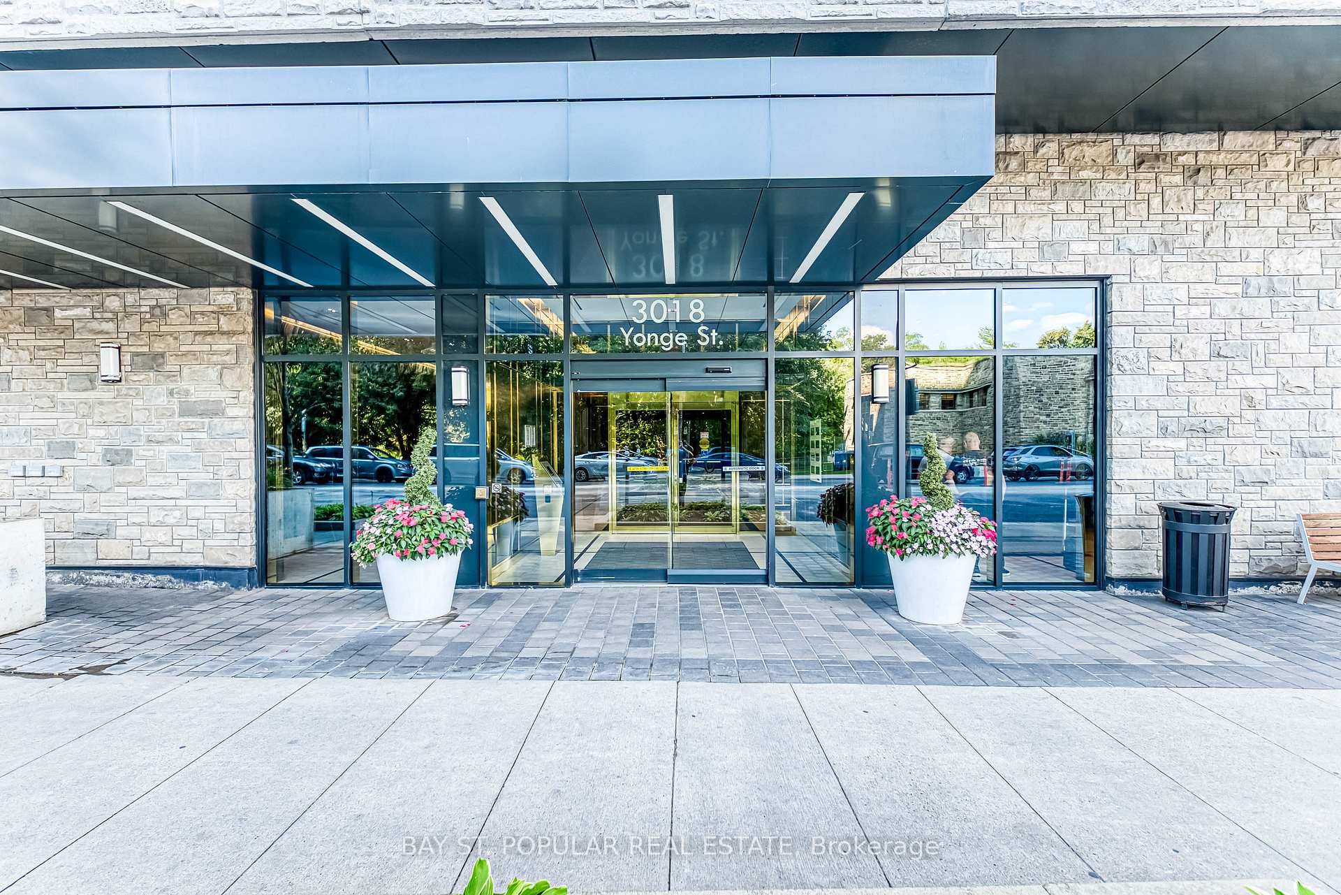 Photo 3 of Unit 803, 3018 Yonge Street, Toronto, Lawrence Park South — HOMEH