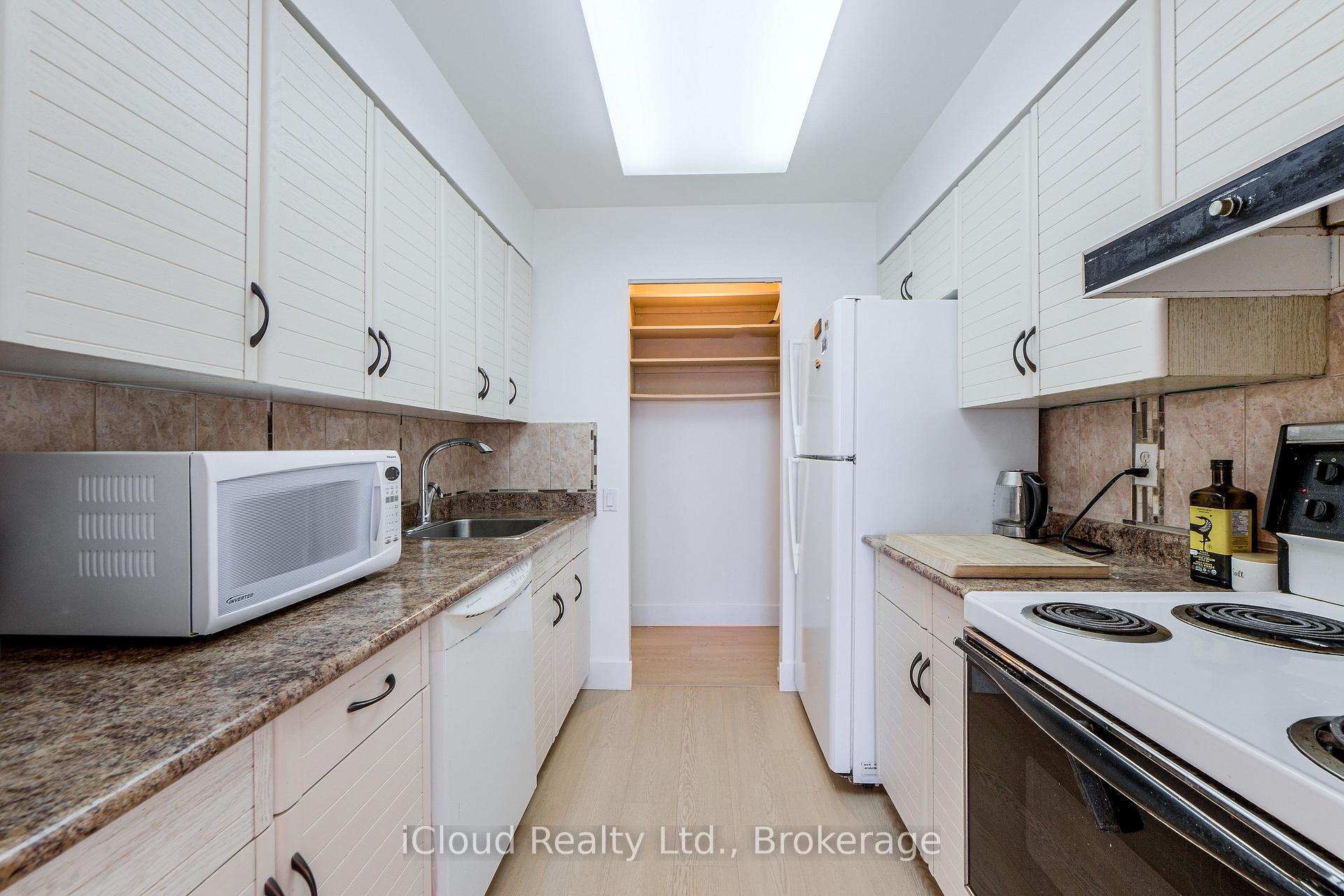 Photo 9 of Unit 1111, 21 Overlea Boulevard, Toronto, Thorncliffe Park — HOMEH