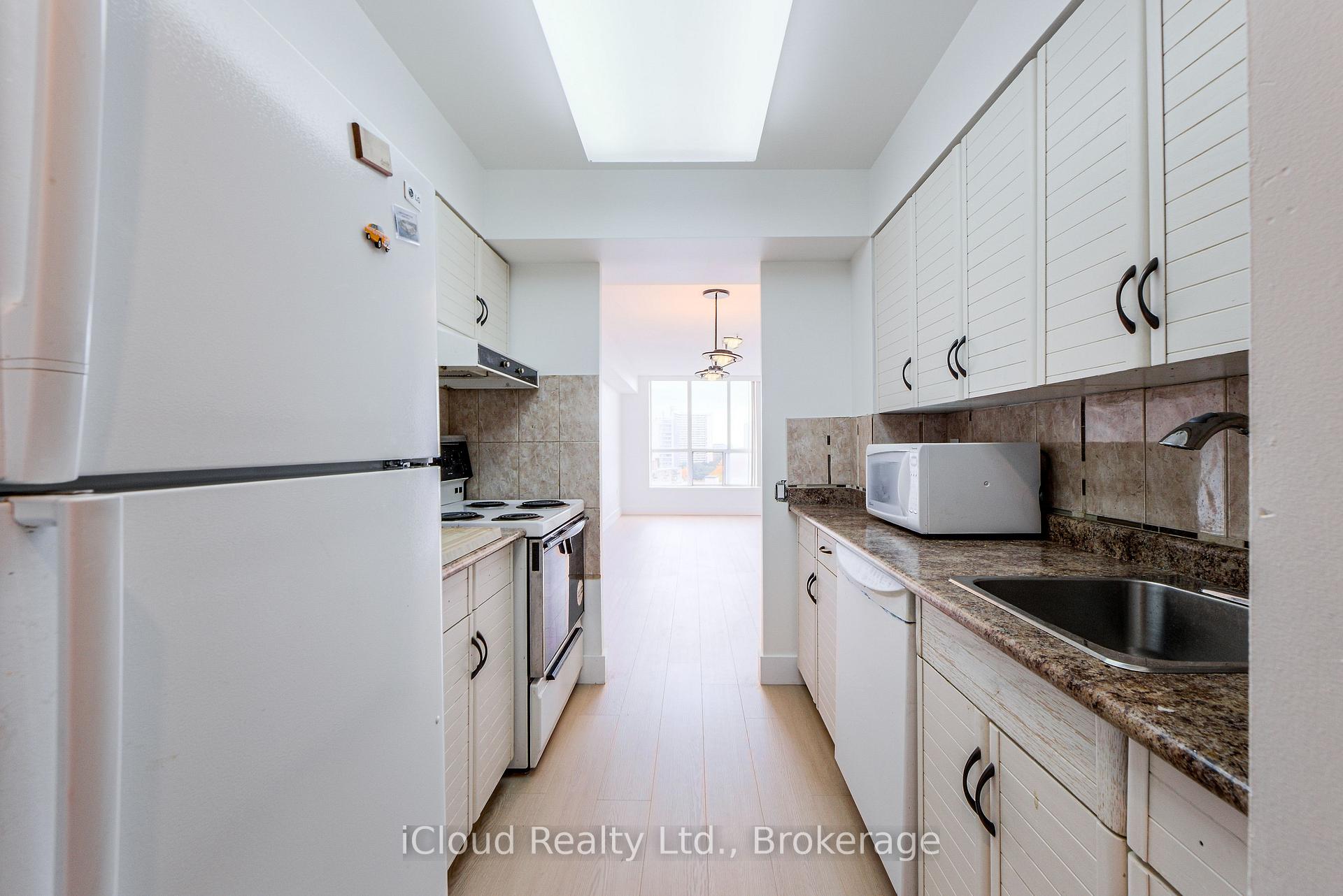 Photo 10 of Unit 1111, 21 Overlea Boulevard, Toronto, Thorncliffe Park — HOMEH