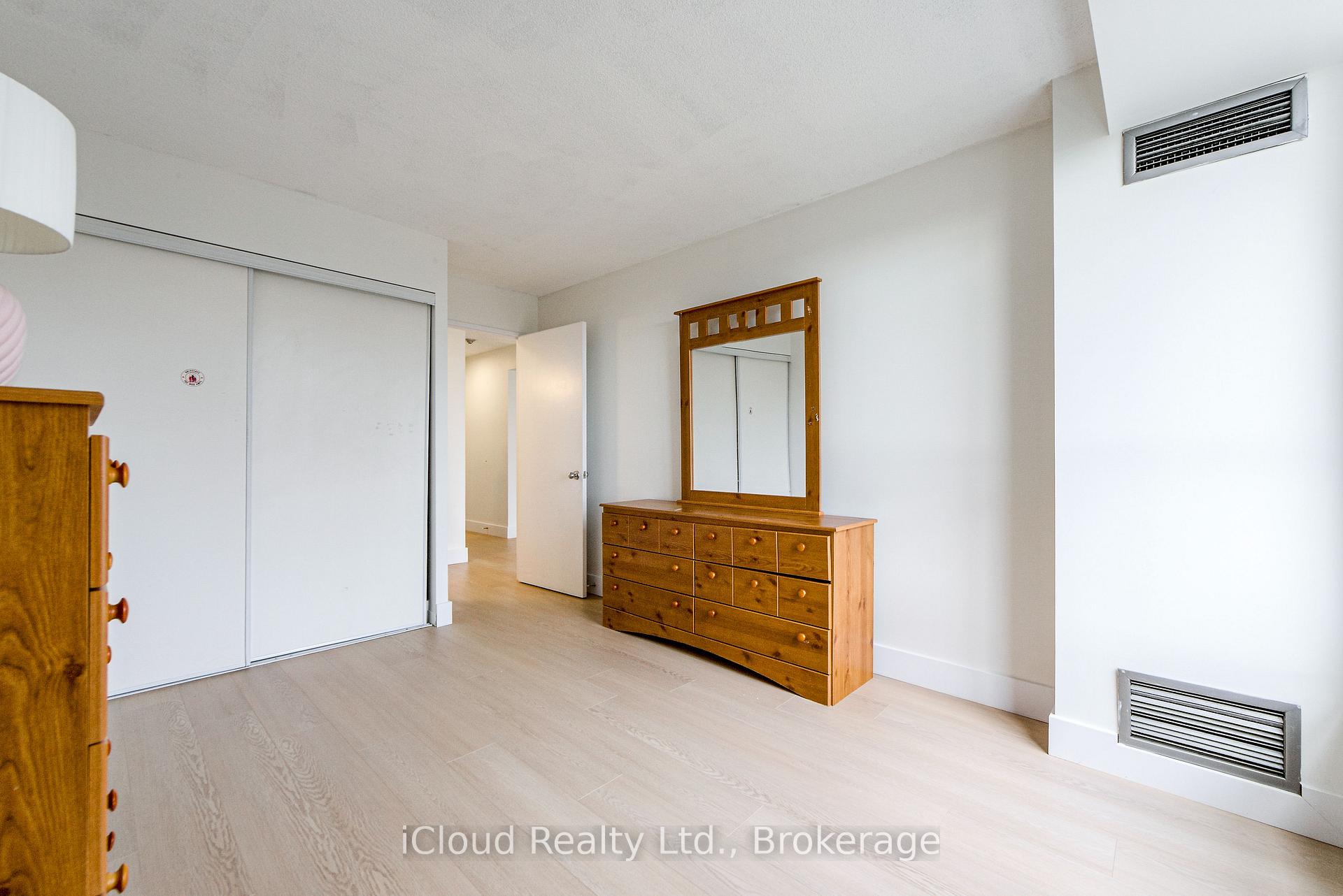 Photo 15 of Unit 1111, 21 Overlea Boulevard, Toronto, Thorncliffe Park — HOMEH