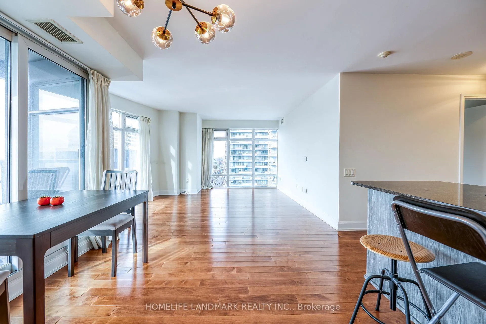 Photo 11 of Unit 2408, 2181 Yonge Street, Toronto, Mount Pleasant West — HOMEH