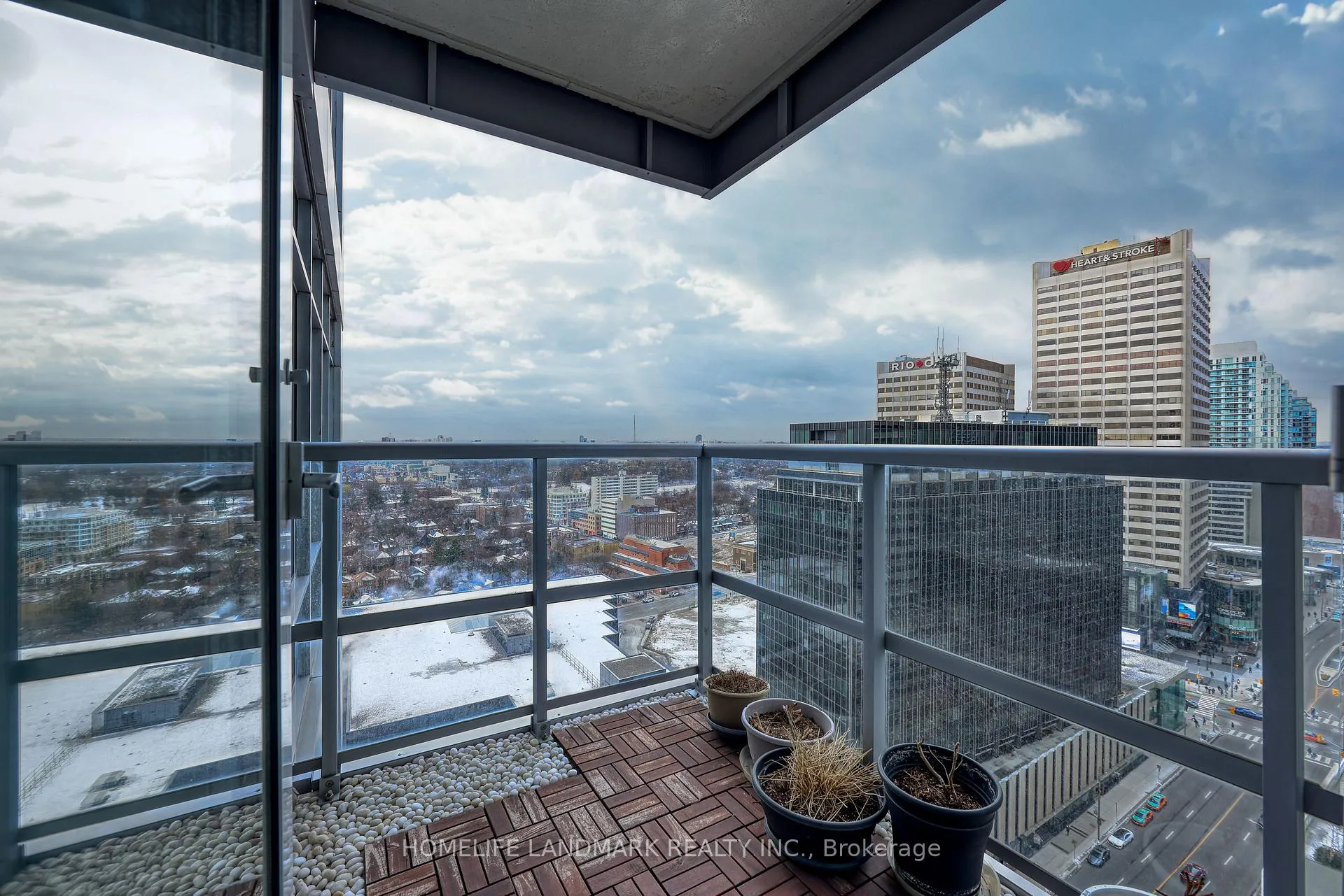 Photo 21 of Unit 2408, 2181 Yonge Street, Toronto, Mount Pleasant West — HOMEH