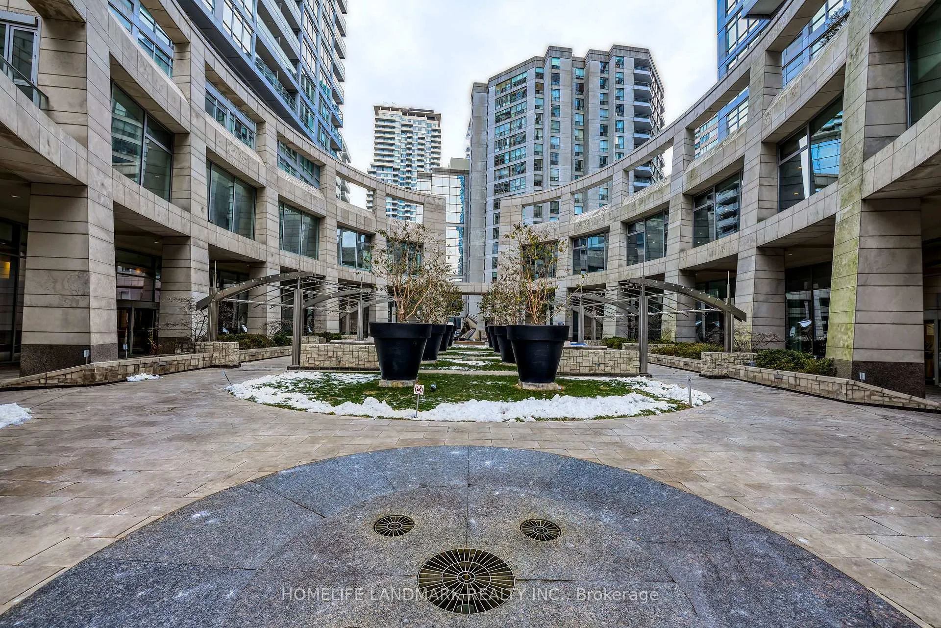 Photo 22 of Unit 2408, 2181 Yonge Street, Toronto, Mount Pleasant West — HOMEH