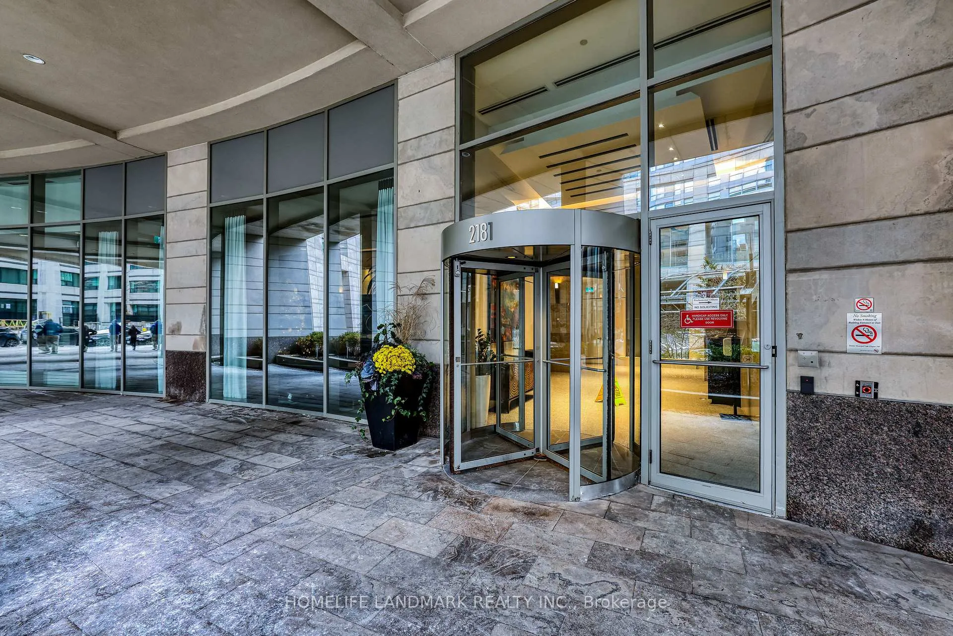Photo 23 of Unit 2408, 2181 Yonge Street, Toronto, Mount Pleasant West — HOMEH