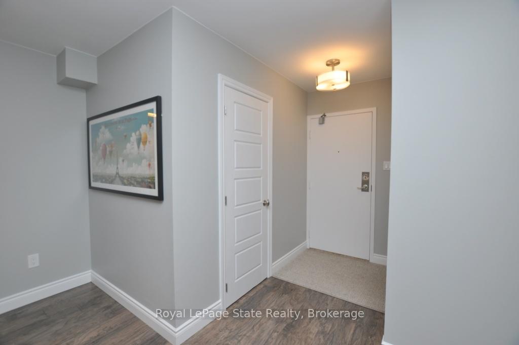 Photo 5 of Unit 1709, 301 Frances Avenue, Hamilton, Stoney Creek — HOMEH
