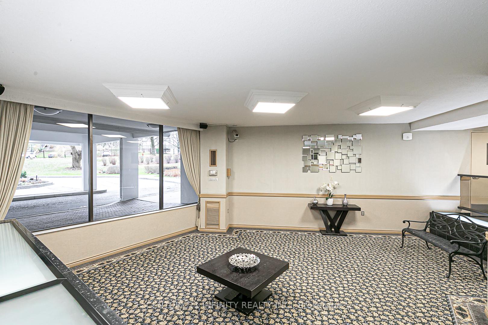 Photo 3 of Unit 314, 10 Edgecliff Golfway, Toronto, Flemingdon Park — HOMEH