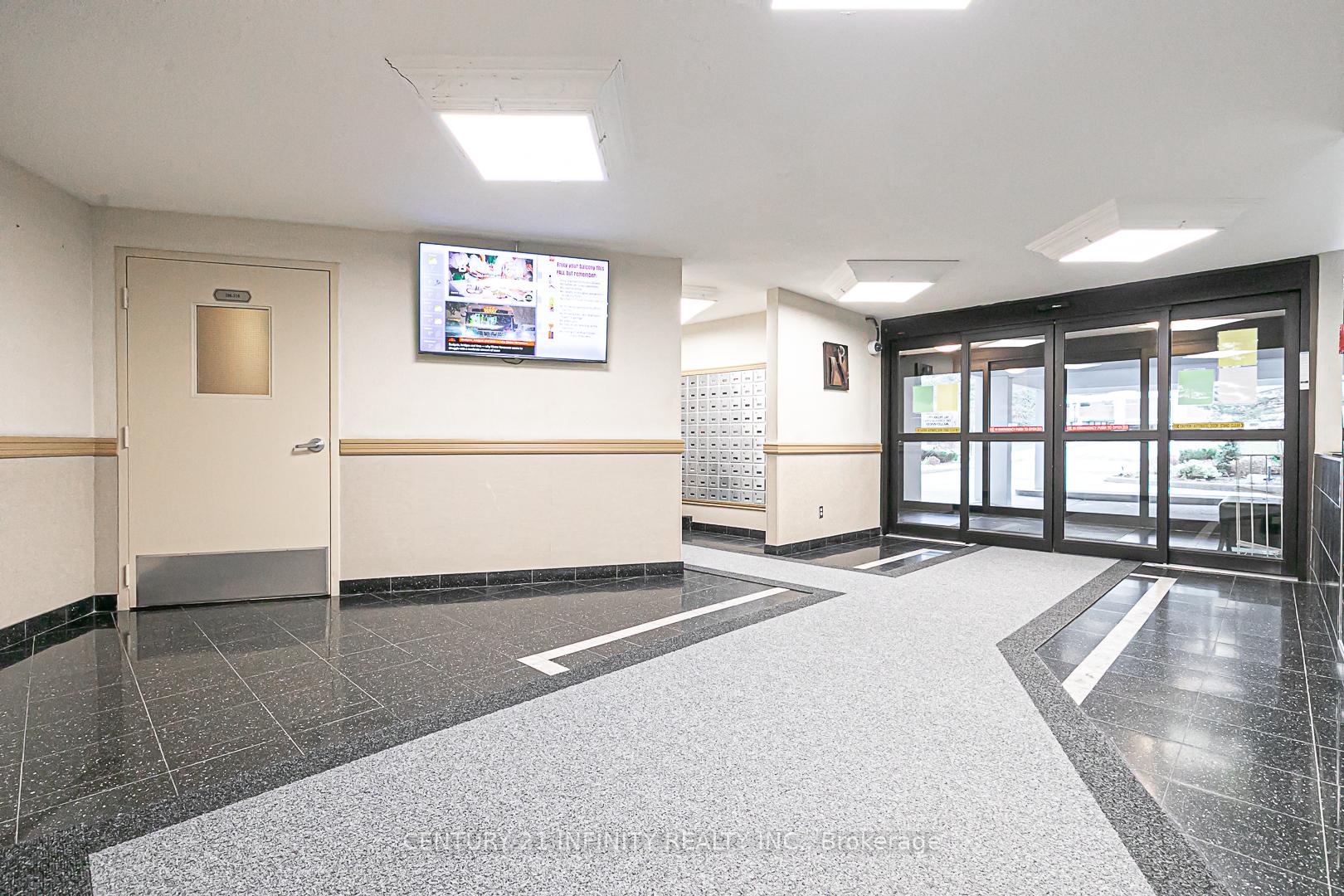 Photo 4 of Unit 314, 10 Edgecliff Golfway, Toronto, Flemingdon Park — HOMEH