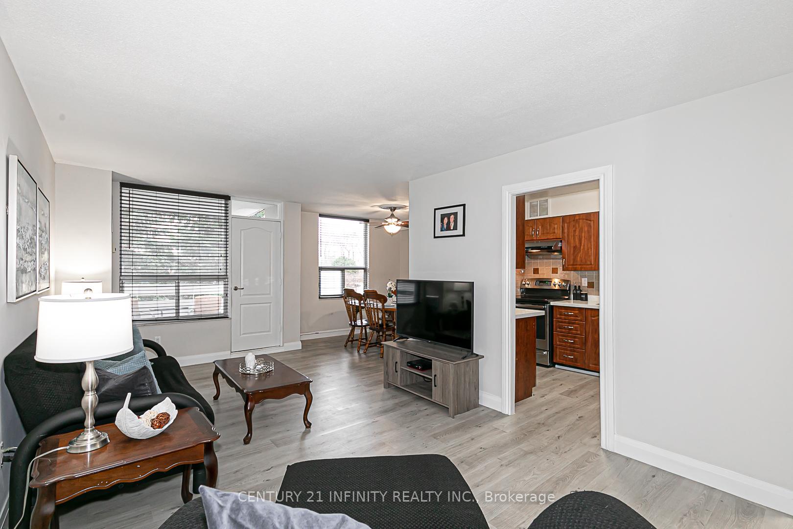 Photo 8 of Unit 314, 10 Edgecliff Golfway, Toronto, Flemingdon Park — HOMEH