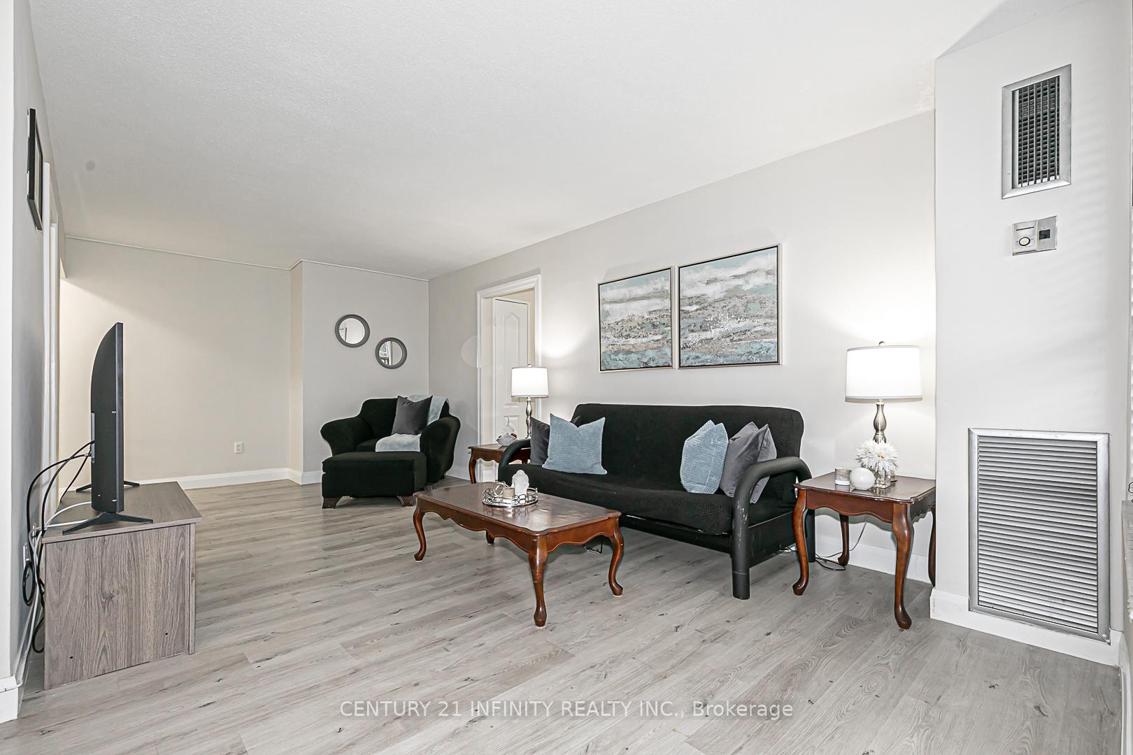 Photo 9 of Unit 314, 10 Edgecliff Golfway, Toronto, Flemingdon Park — HOMEH