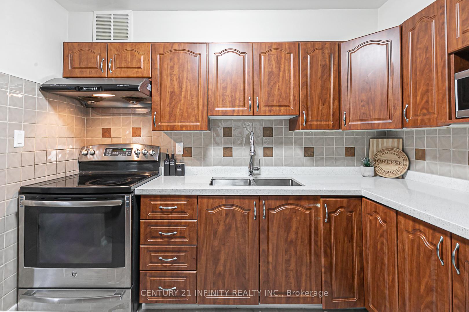 Photo 13 of Unit 314, 10 Edgecliff Golfway, Toronto, Flemingdon Park — HOMEH