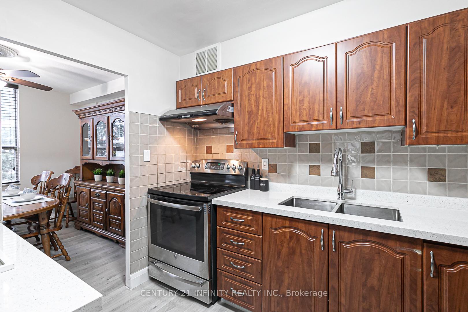 Photo 14 of Unit 314, 10 Edgecliff Golfway, Toronto, Flemingdon Park — HOMEH