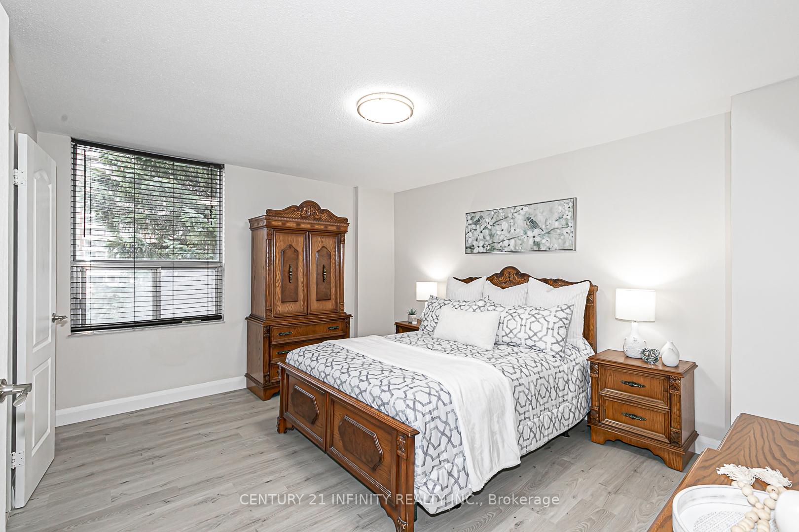 Photo 16 of Unit 314, 10 Edgecliff Golfway, Toronto, Flemingdon Park — HOMEH