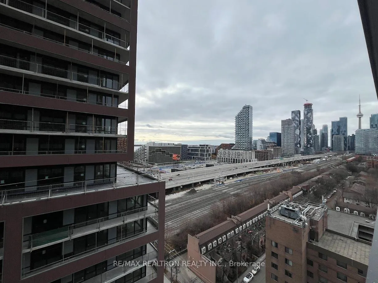 Photo 13 of Unit 1503, 35 Parliament Street, Toronto, Waterfront Communities — HOMEH