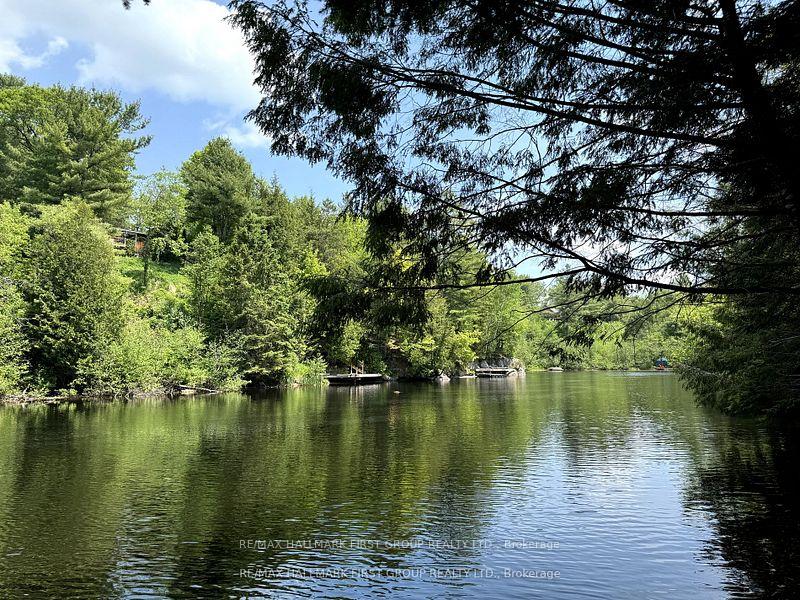 Photo 3 of Unit 5, 75 Southbank Drive, Bracebridge, Macaulay — HOMEH