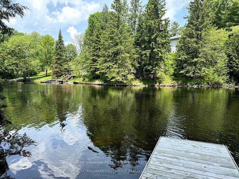Photo 4 of Unit 5, 75 Southbank Drive, Bracebridge, Macaulay — HOMEH