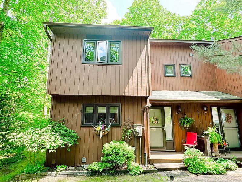 Photo 5 of Unit 5, 75 Southbank Drive, Bracebridge, Macaulay — HOMEH