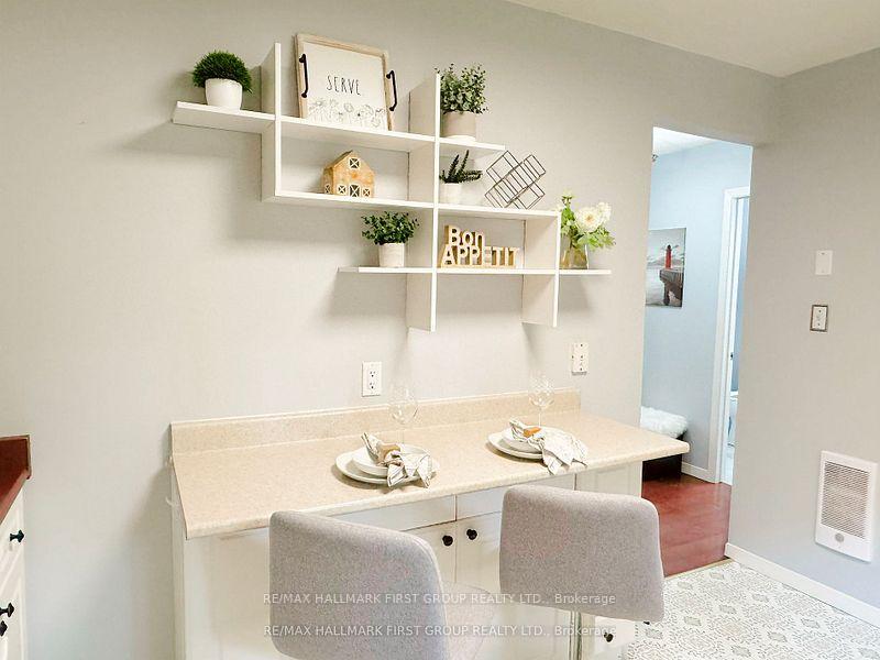 Photo 10 of Unit 5, 75 Southbank Drive, Bracebridge, Macaulay — HOMEH