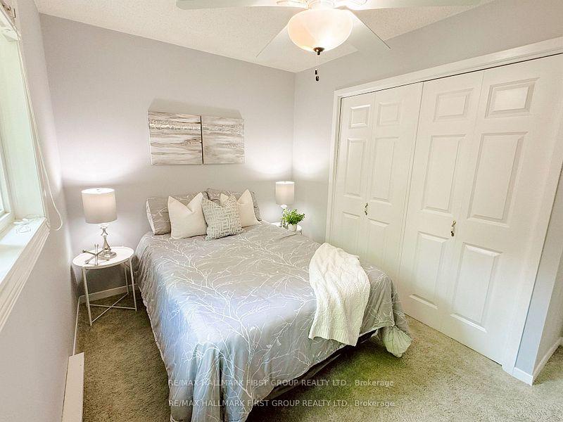 Photo 13 of Unit 5, 75 Southbank Drive, Bracebridge, Macaulay — HOMEH
