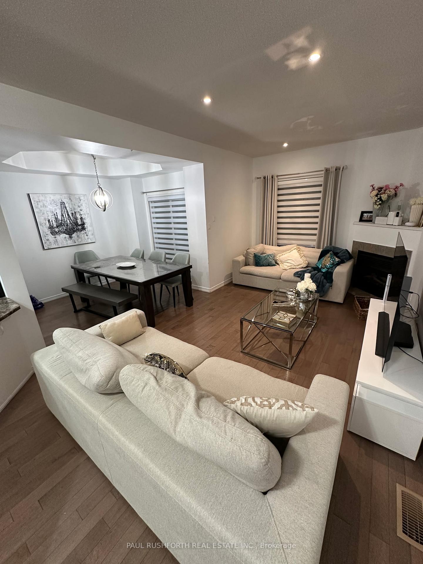 Photo 2 of 997 Torovin Private, Ottawa, Pineview — HOMEH