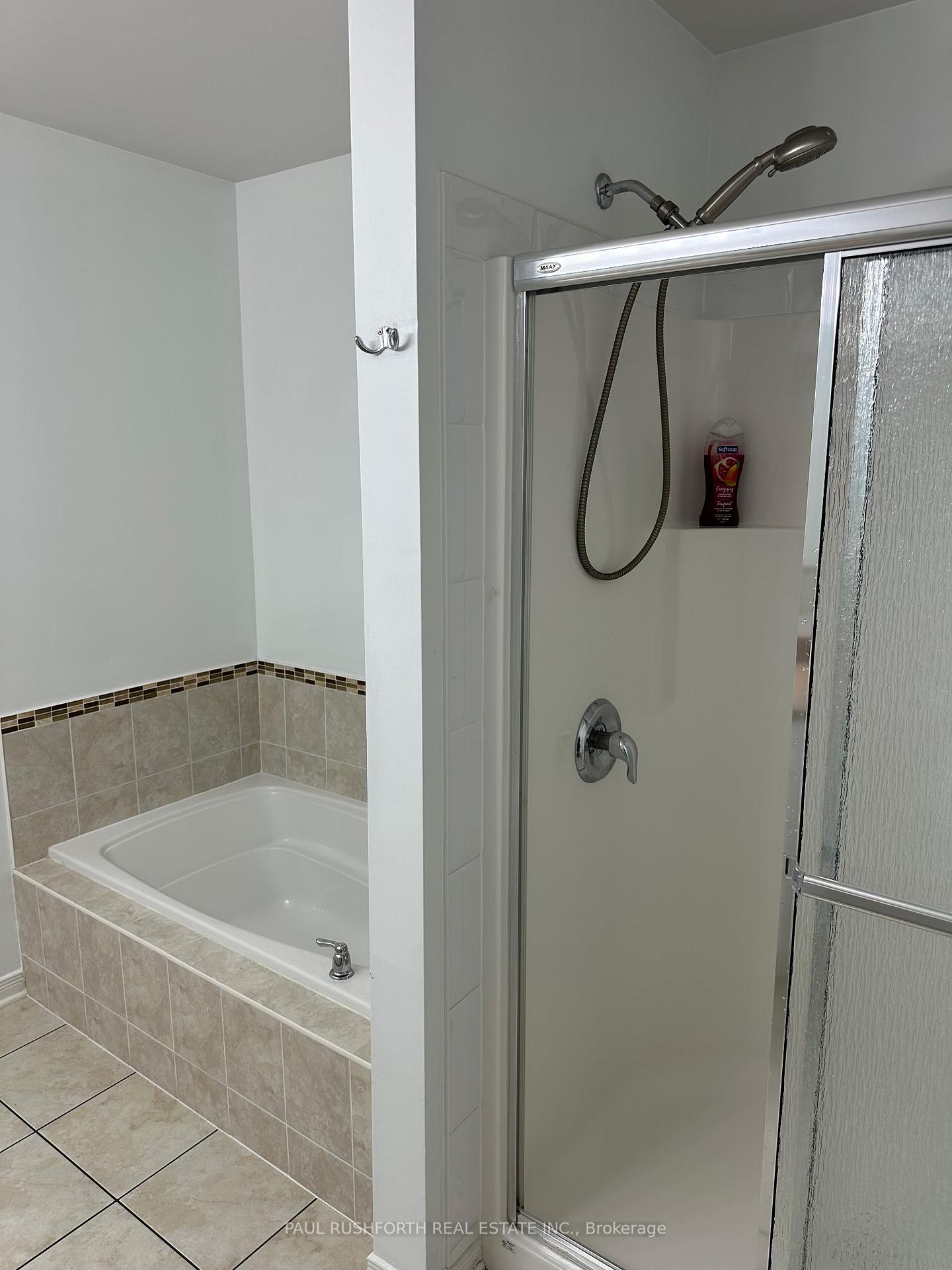 Photo 6 of 997 Torovin Private, Ottawa, Pineview — HOMEH