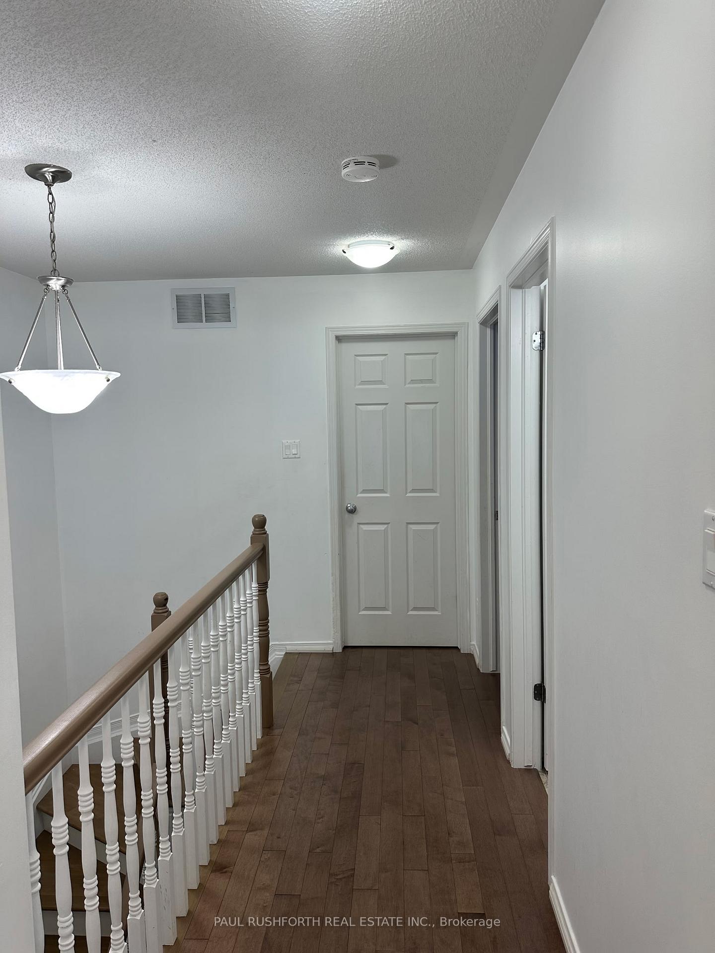 Photo 16 of 997 Torovin Private, Ottawa, Pineview — HOMEH
