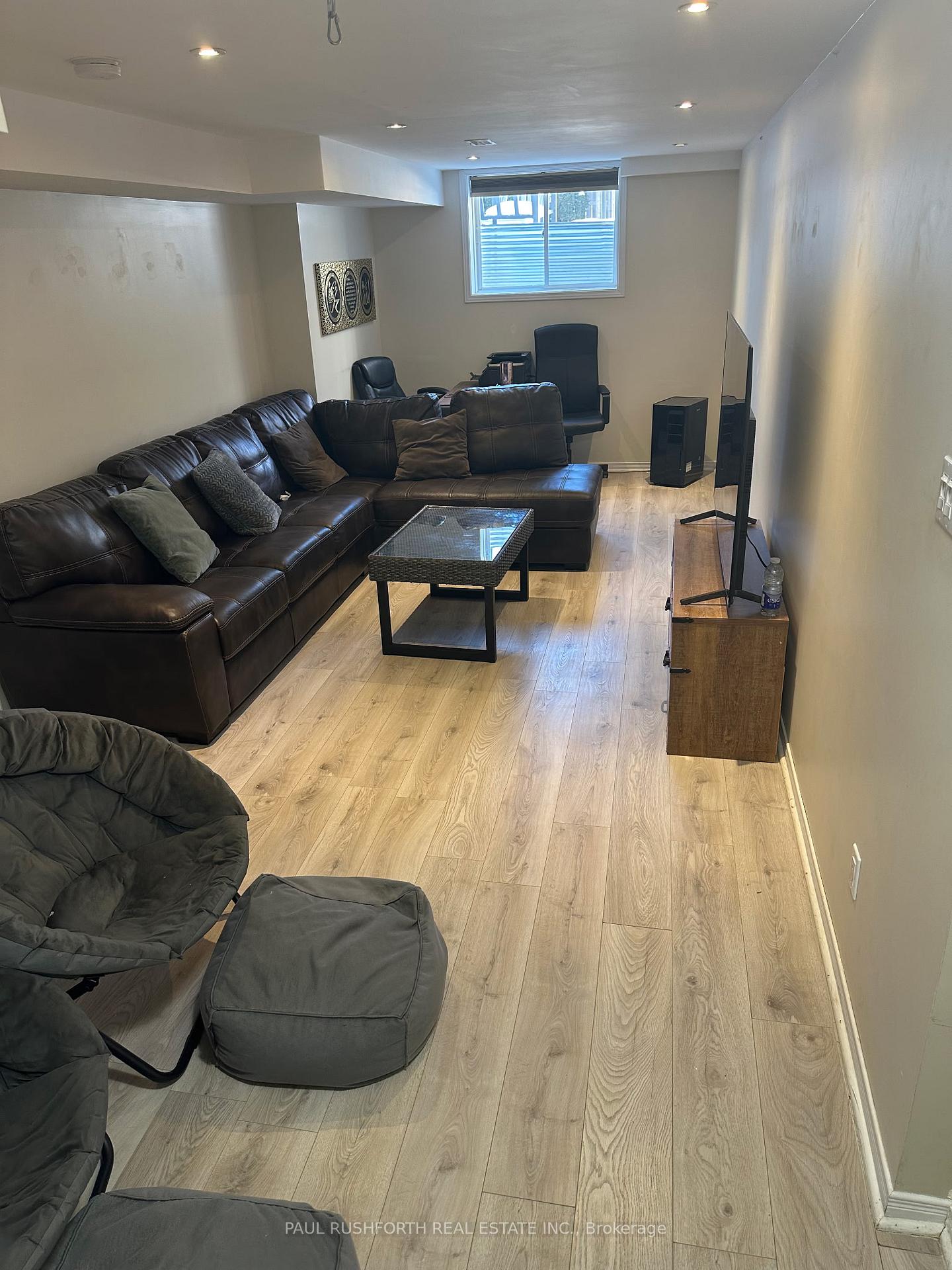 Photo 14 of 997 Torovin Private, Ottawa, Pineview — HOMEH