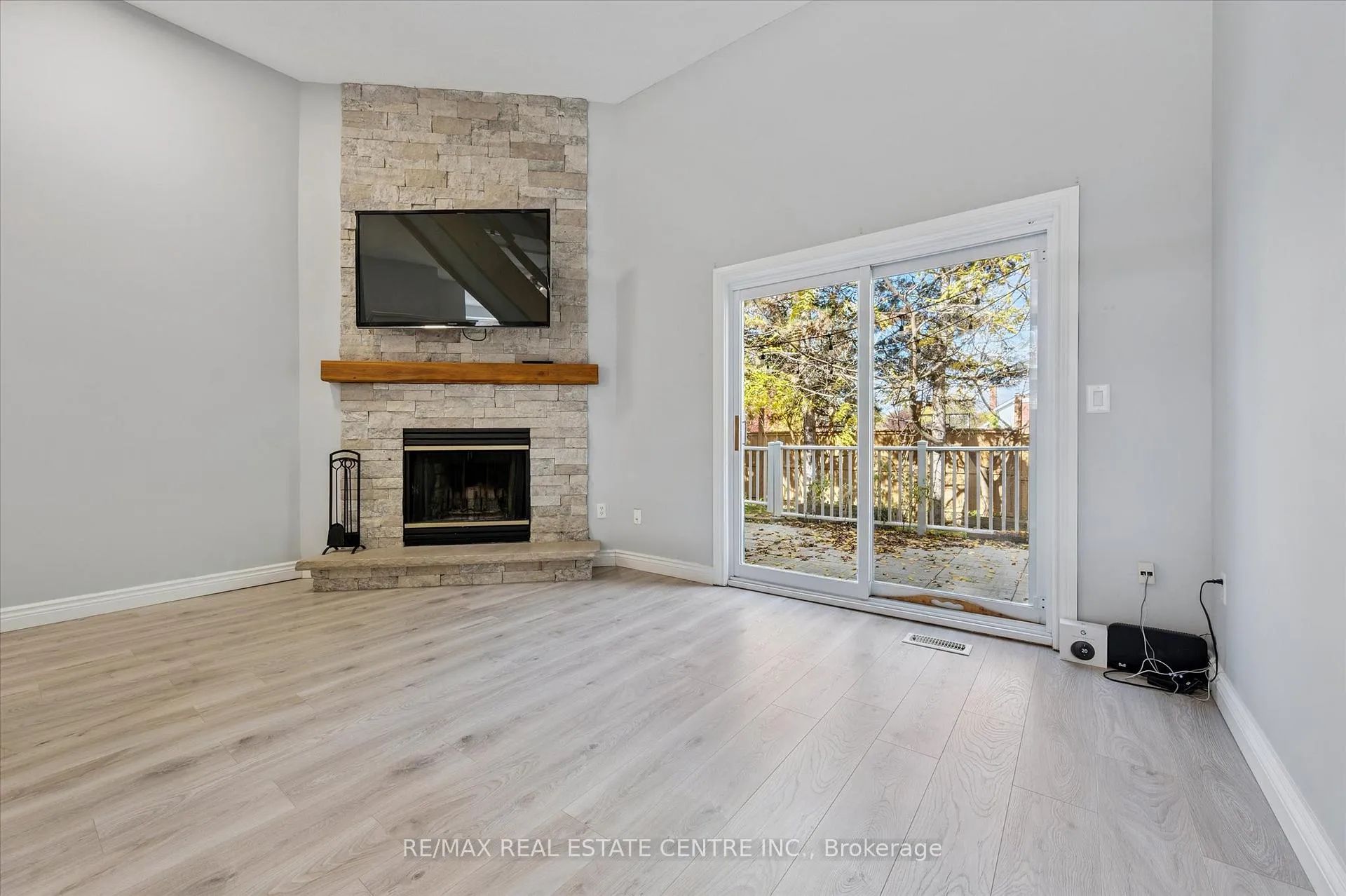 Photo 3 of Unit 5, 589 Beechwood Drive, Waterloo — HOMEH