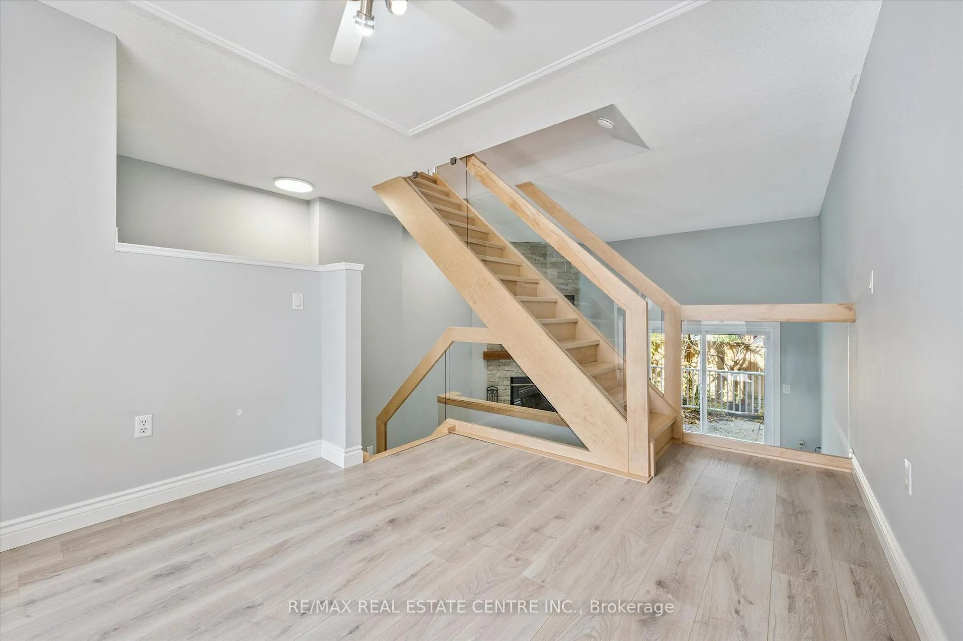 Photo 5 of Unit 5, 589 Beechwood Drive, Waterloo — HOMEH