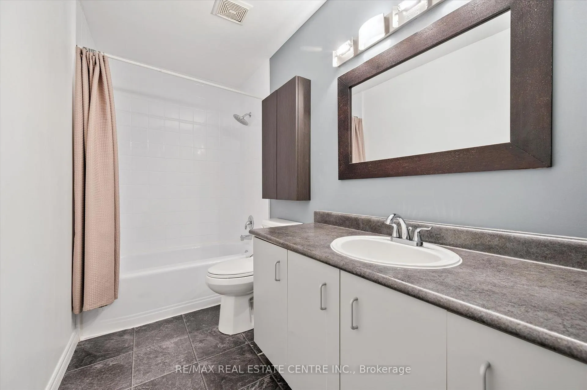 Photo 17 of Unit 5, 589 Beechwood Drive, Waterloo — HOMEH