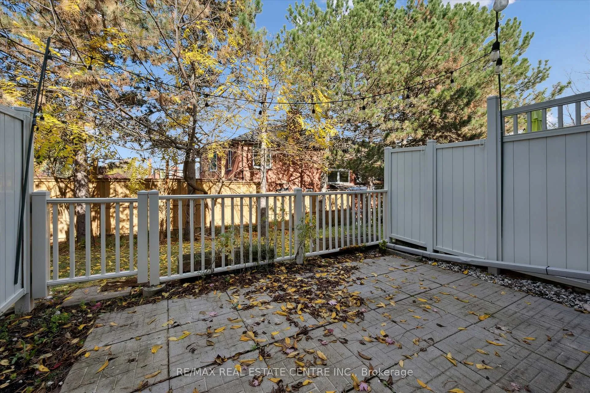 Photo 19 of Unit 5, 589 Beechwood Drive, Waterloo — HOMEH