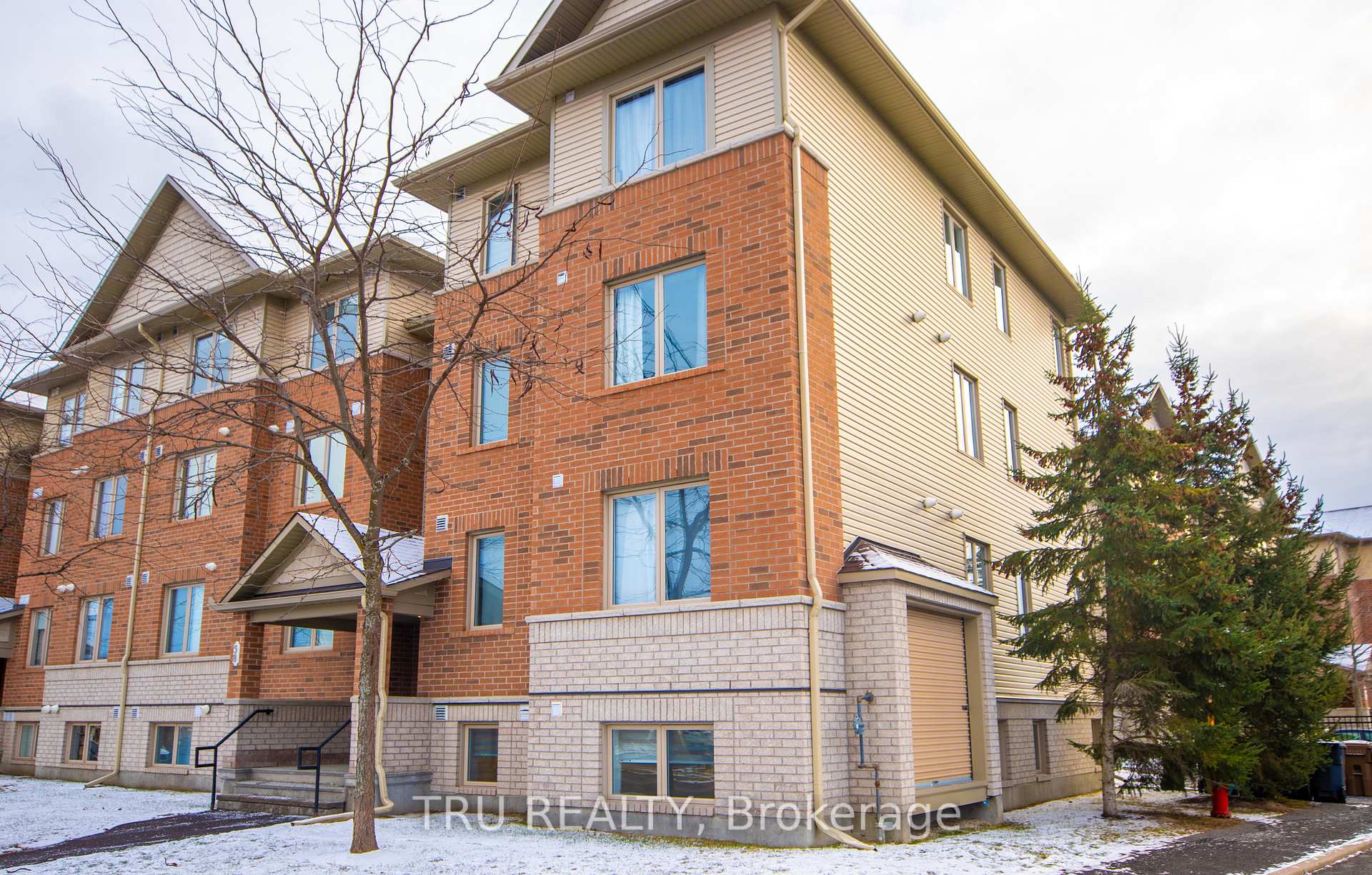 Front of Unit 2, 58 Barnstone Drive