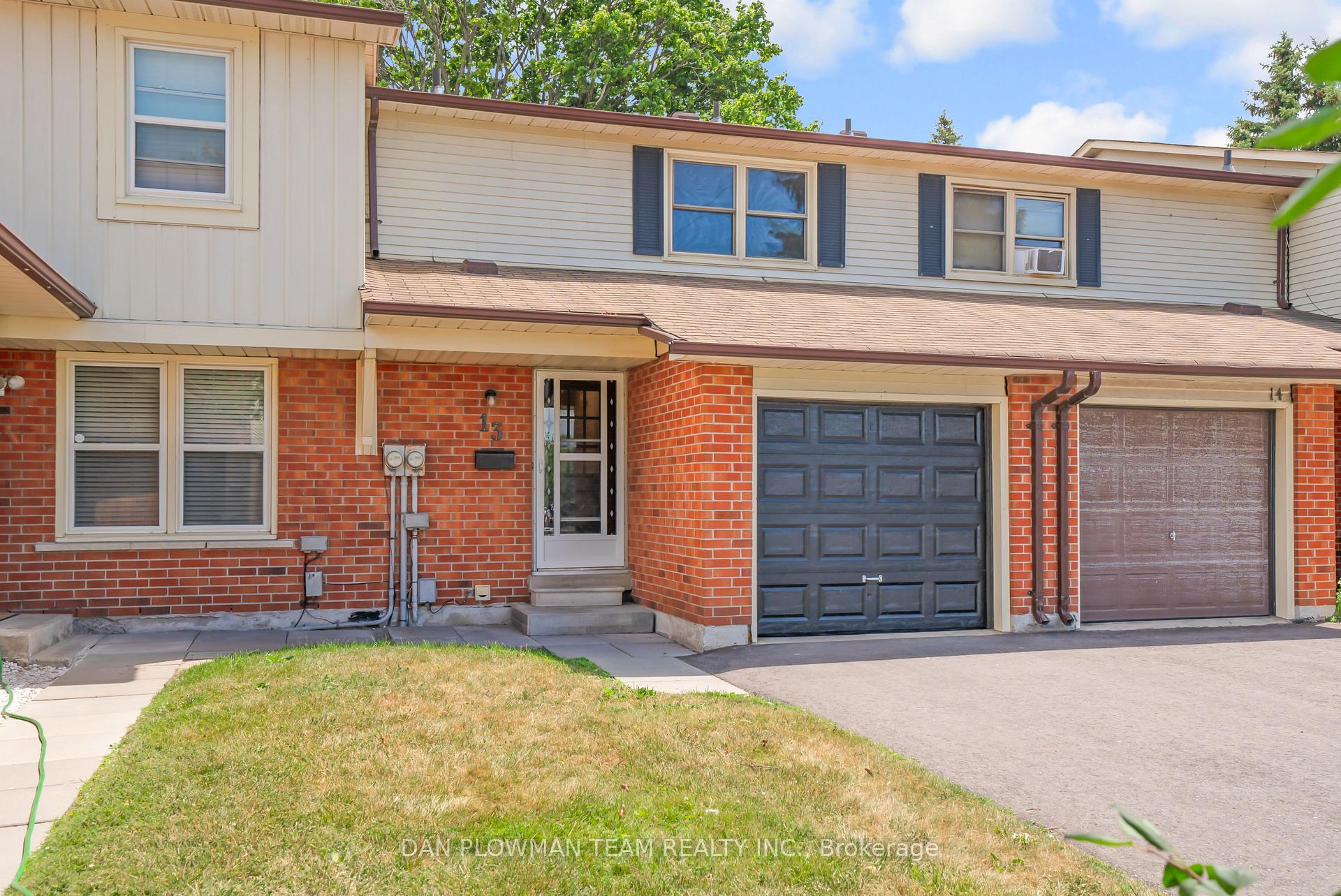 Photo 2 of Unit 13, 450 Bristol Crescent, Oshawa, Vanier — HOMEH