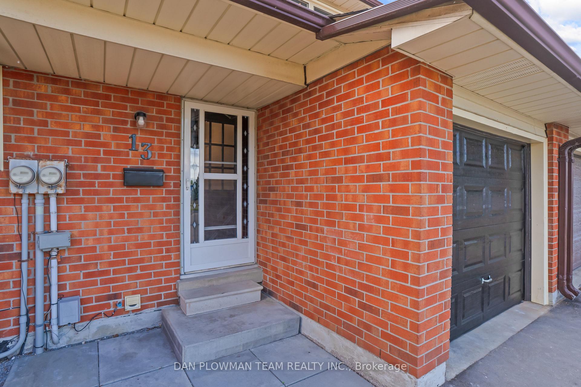 Photo 3 of Unit 13, 450 Bristol Crescent, Oshawa, Vanier — HOMEH