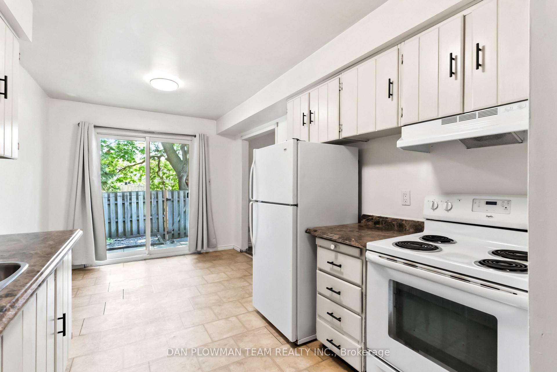 Photo 12 of Unit 13, 450 Bristol Crescent, Oshawa, Vanier — HOMEH