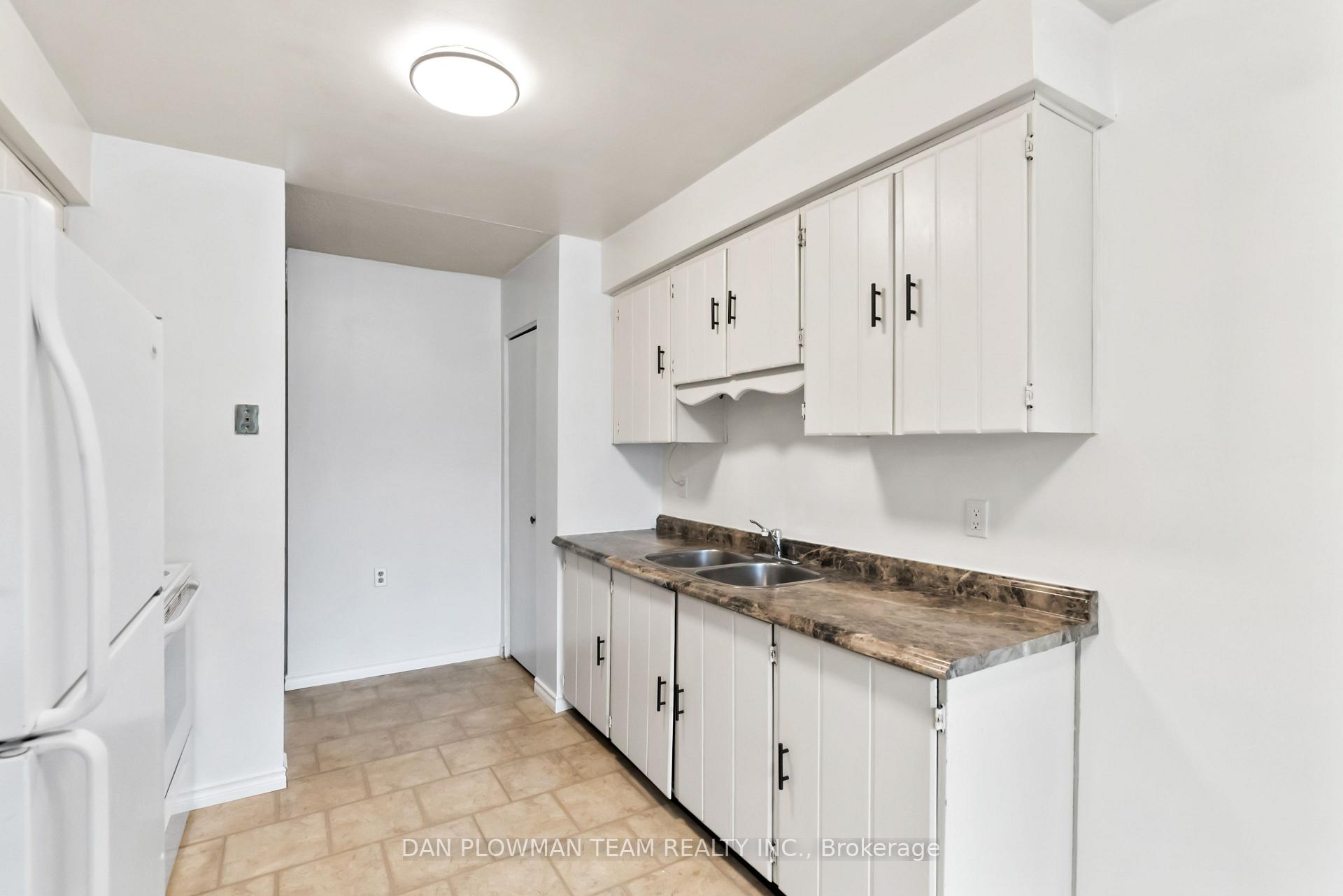 Photo 14 of Unit 13, 450 Bristol Crescent, Oshawa, Vanier — HOMEH