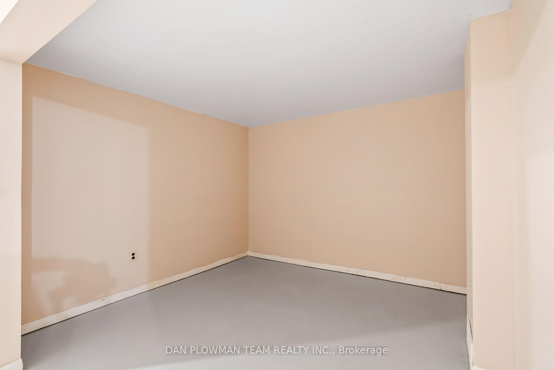Photo 28 of Unit 13, 450 Bristol Crescent, Oshawa, Vanier — HOMEH