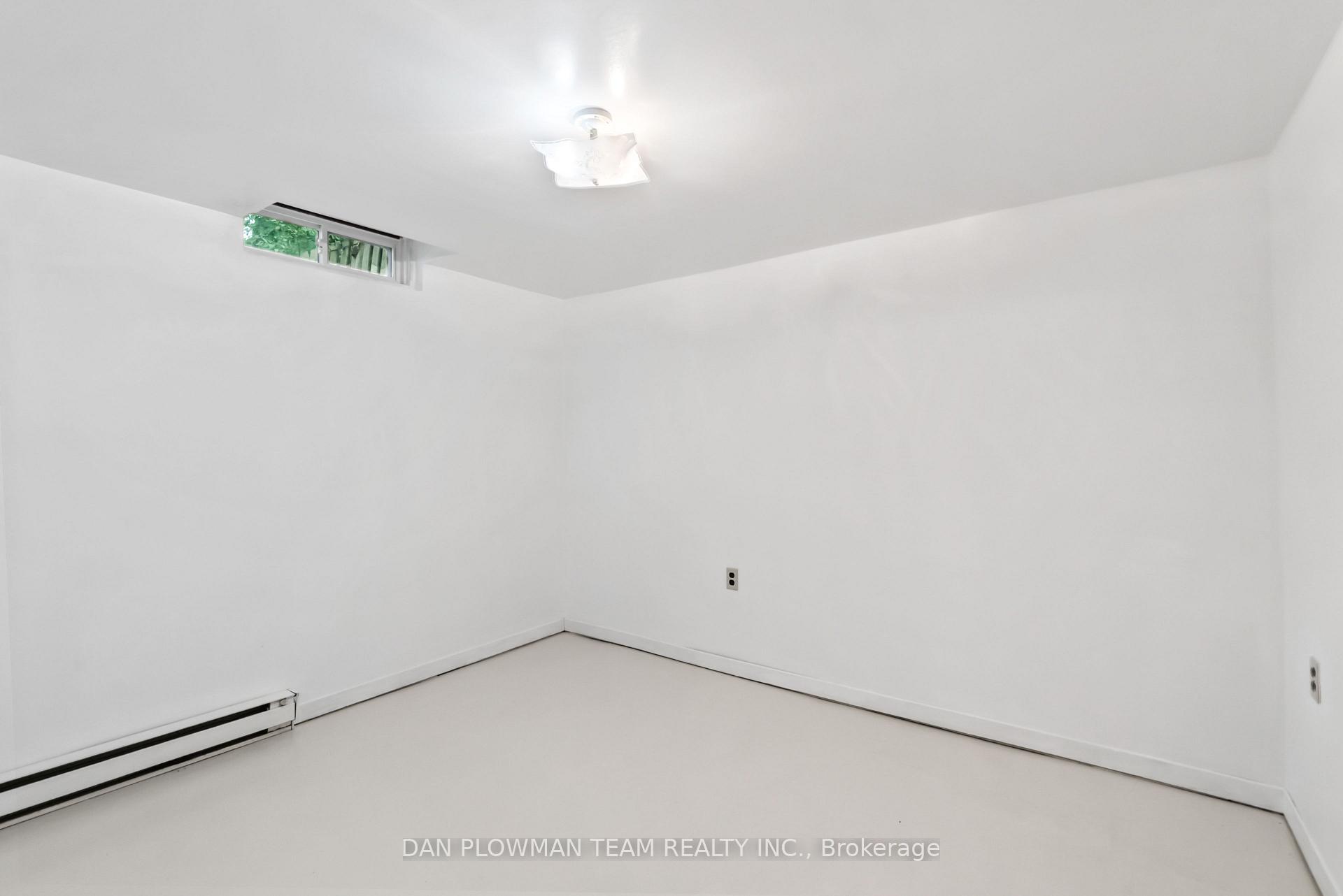 Photo 30 of Unit 13, 450 Bristol Crescent, Oshawa, Vanier — HOMEH