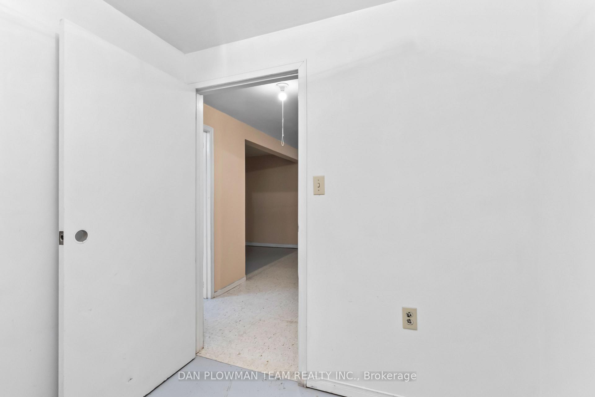 Photo 33 of Unit 13, 450 Bristol Crescent, Oshawa, Vanier — HOMEH