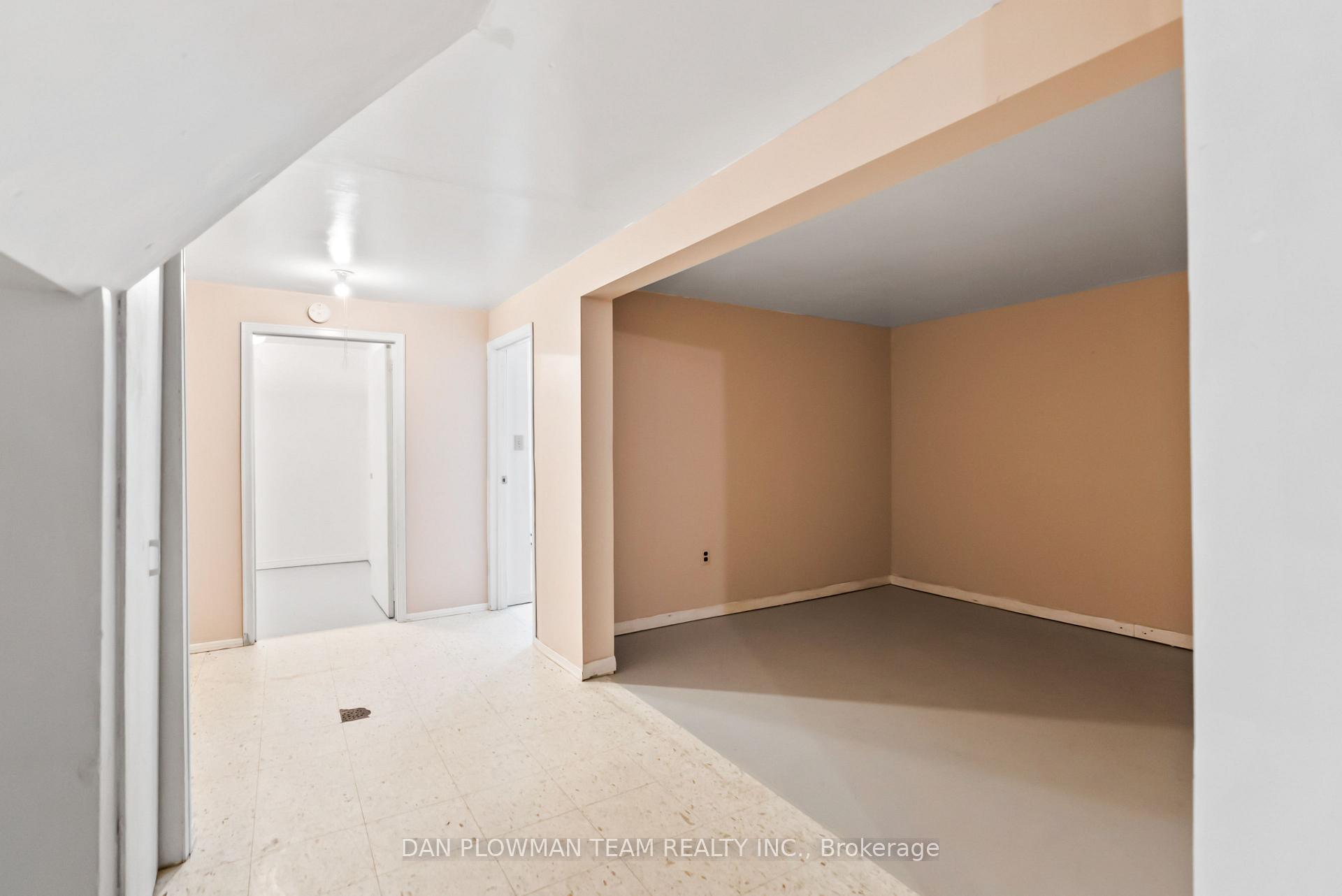 Photo 35 of Unit 13, 450 Bristol Crescent, Oshawa, Vanier — HOMEH
