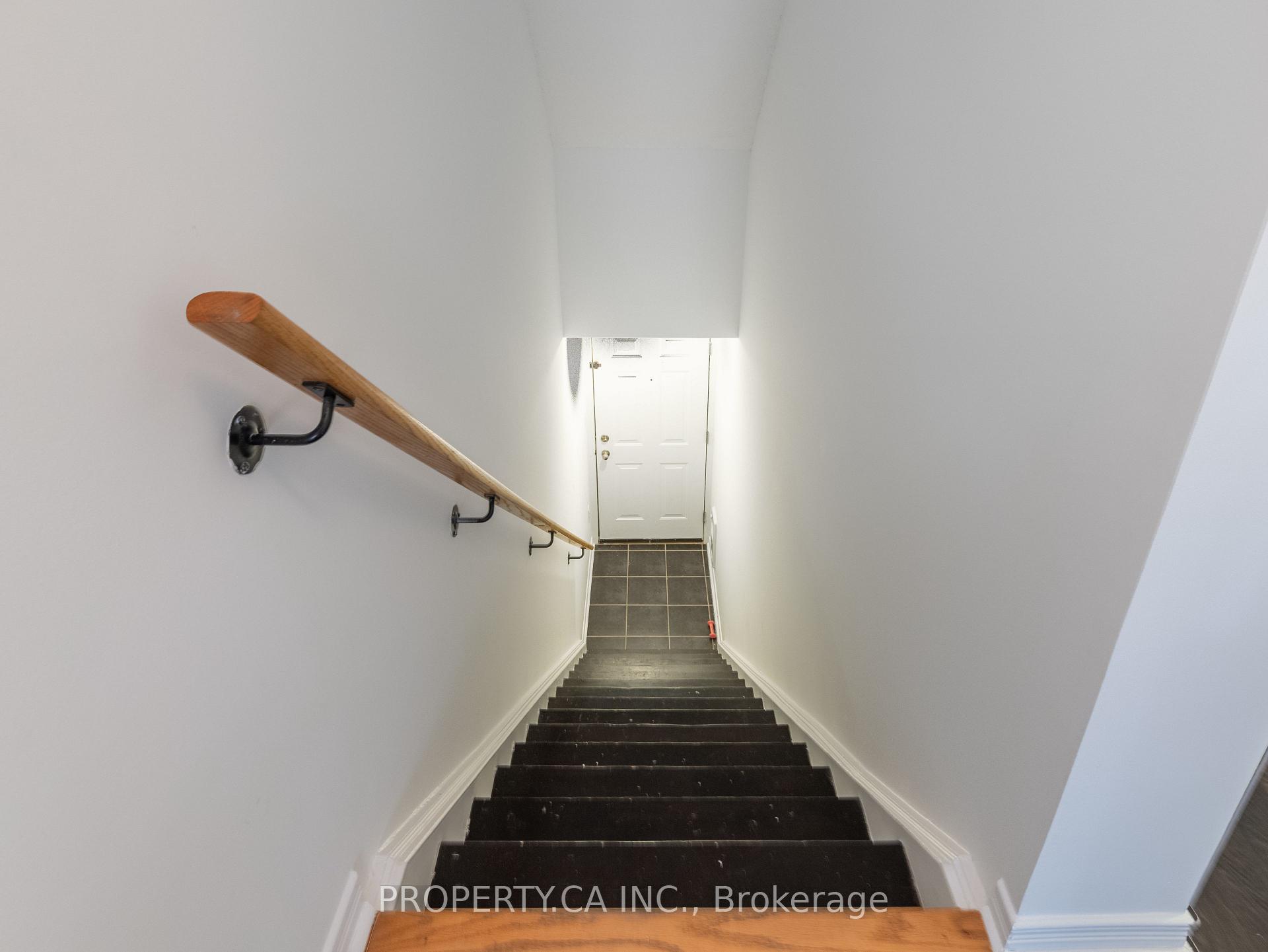 Photo 2 of Unit 4, 819 Dundas Street E, Toronto, South Riverdale — HOMEH