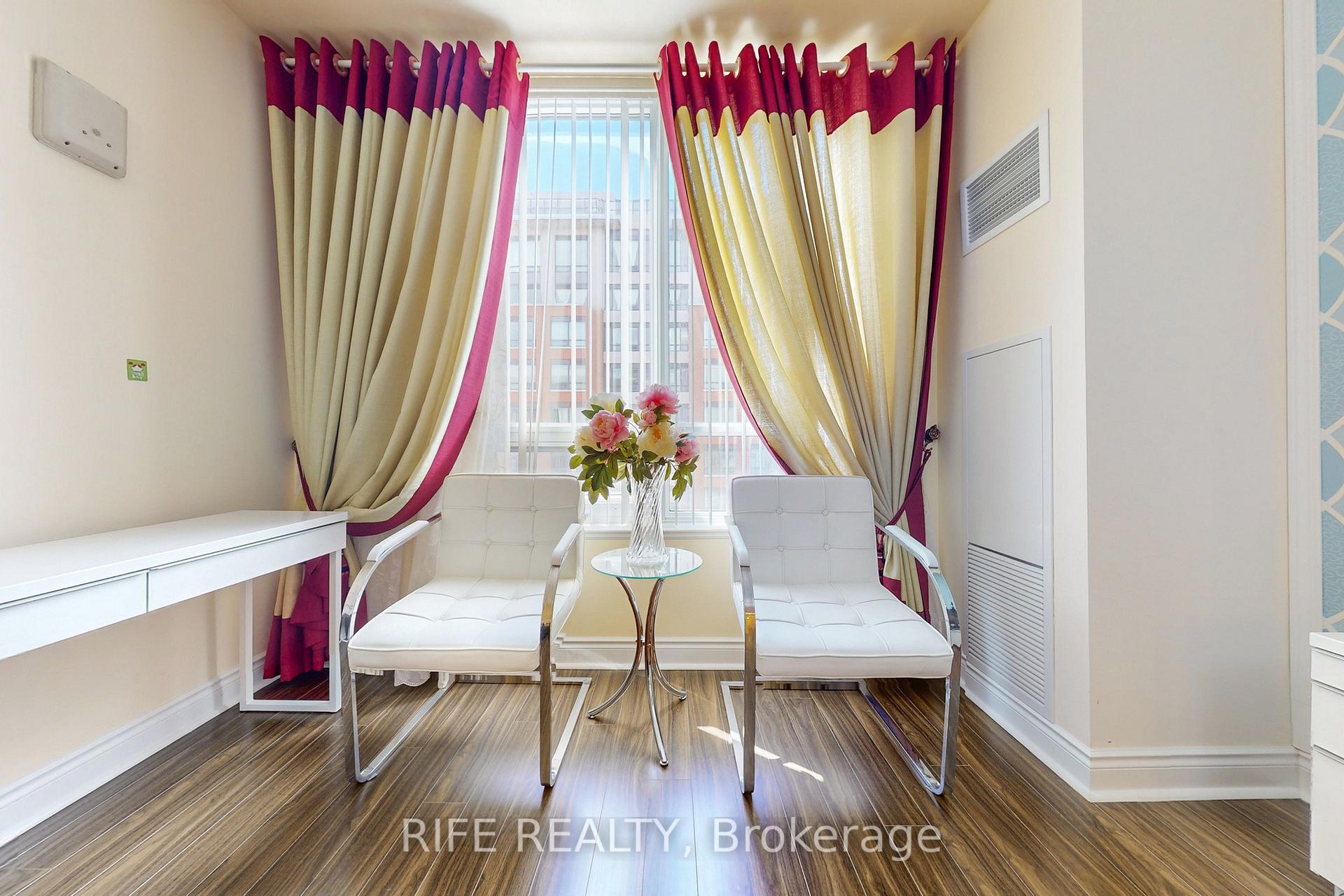 Photo 3 of Unit M520, 2 Sun Yat-Sen Avenue, Markham, Milliken Mills East — HOMEH