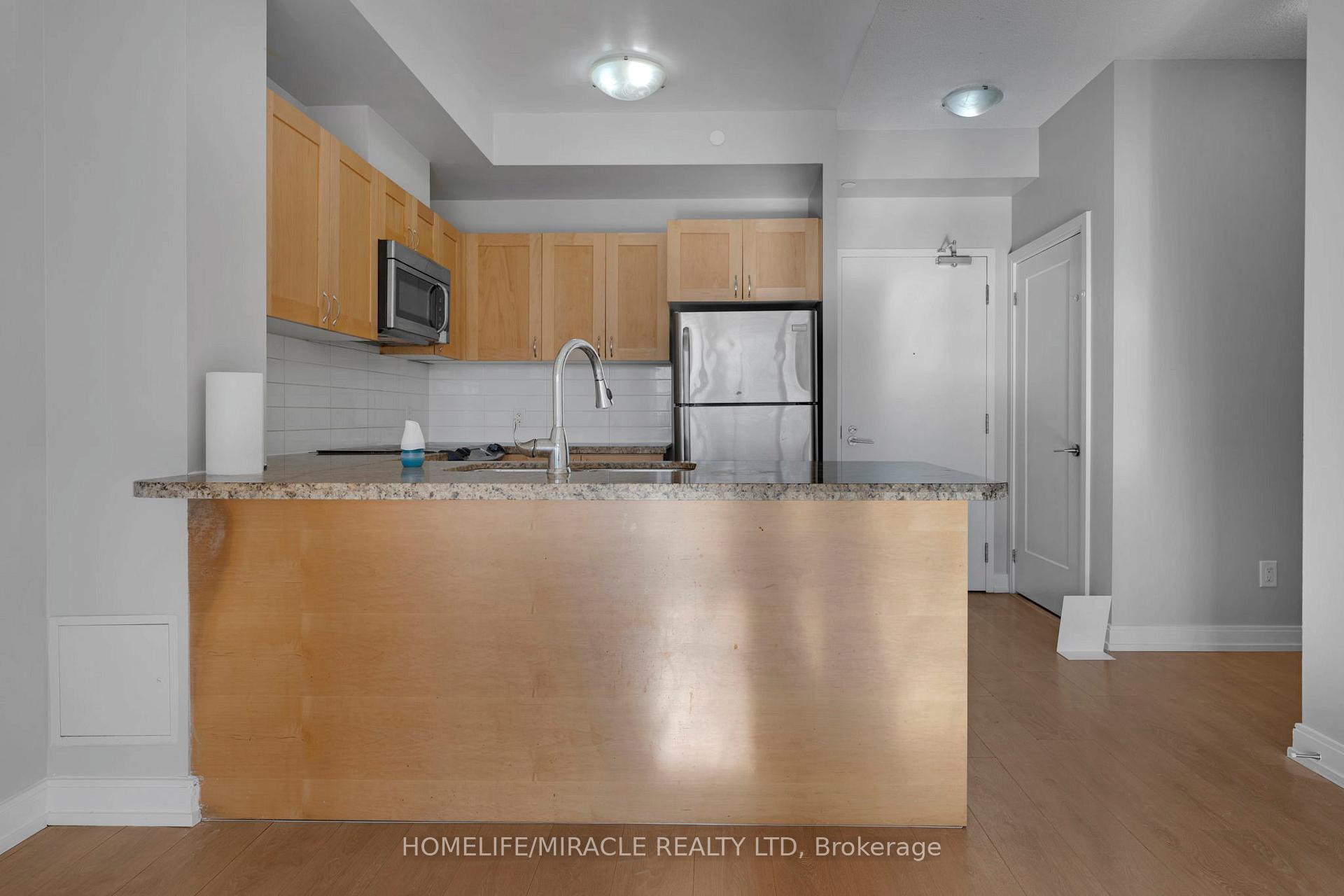 Photo 15 of Unit 216, 540 Bur Oak Avenue S, Markham, Berczy — HOMEH
