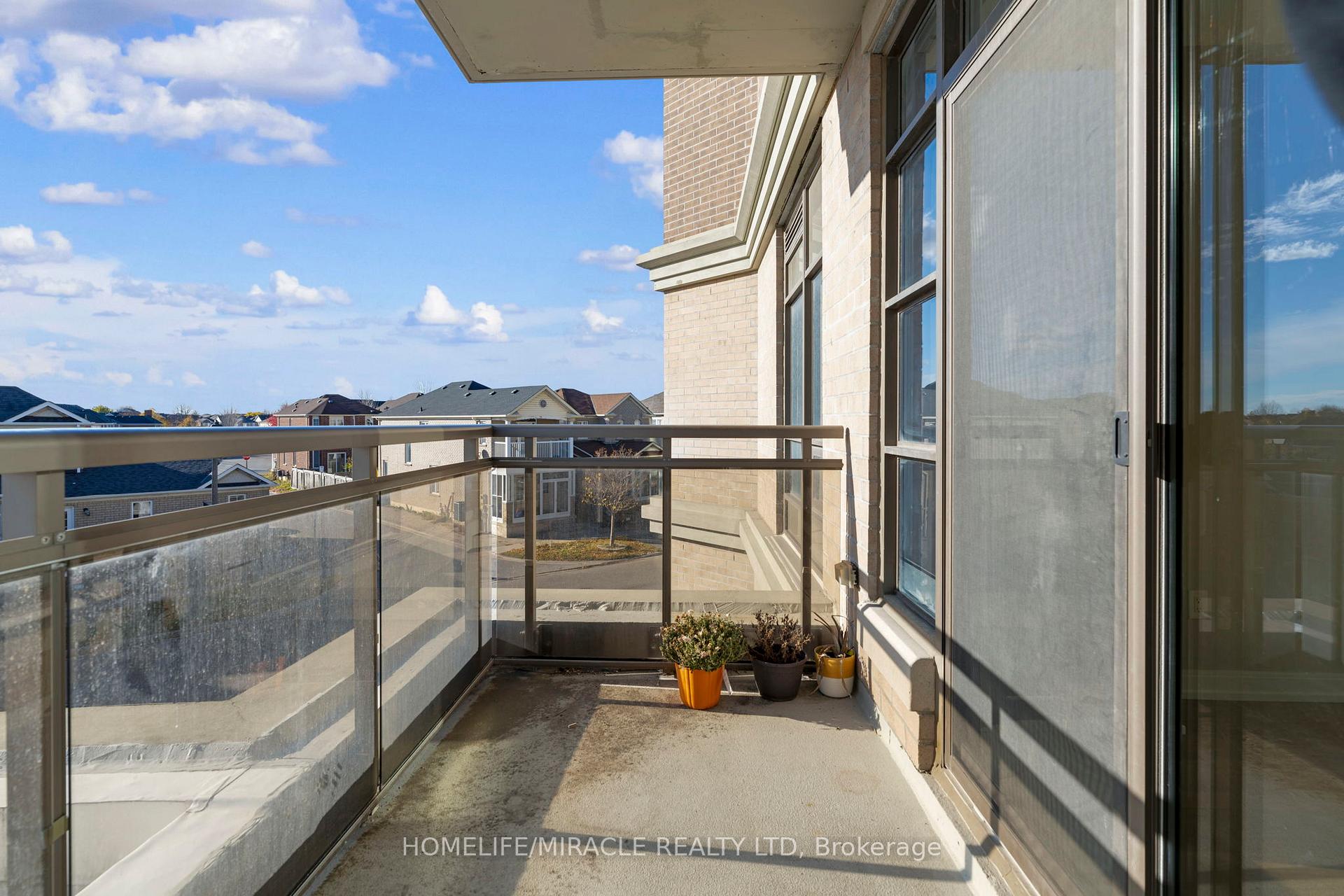 Photo 22 of Unit 216, 540 Bur Oak Avenue S, Markham, Berczy — HOMEH