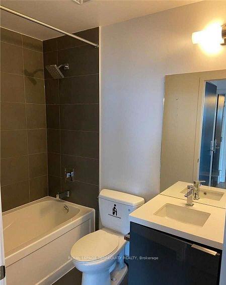 Photo 2 of Unit 3706, 8 Eglinton Avenue E, Toronto, Mount Pleasant West — HOMEH