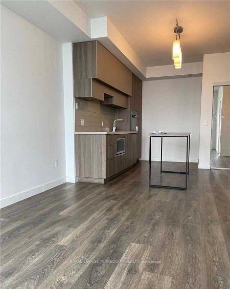 Photo 5 of Unit 3706, 8 Eglinton Avenue E, Toronto, Mount Pleasant West — HOMEH