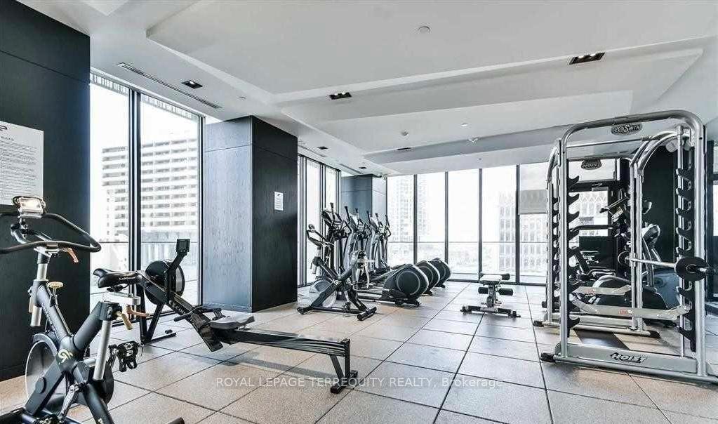 Photo 10 of Unit 3706, 8 Eglinton Avenue E, Toronto, Mount Pleasant West — HOMEH