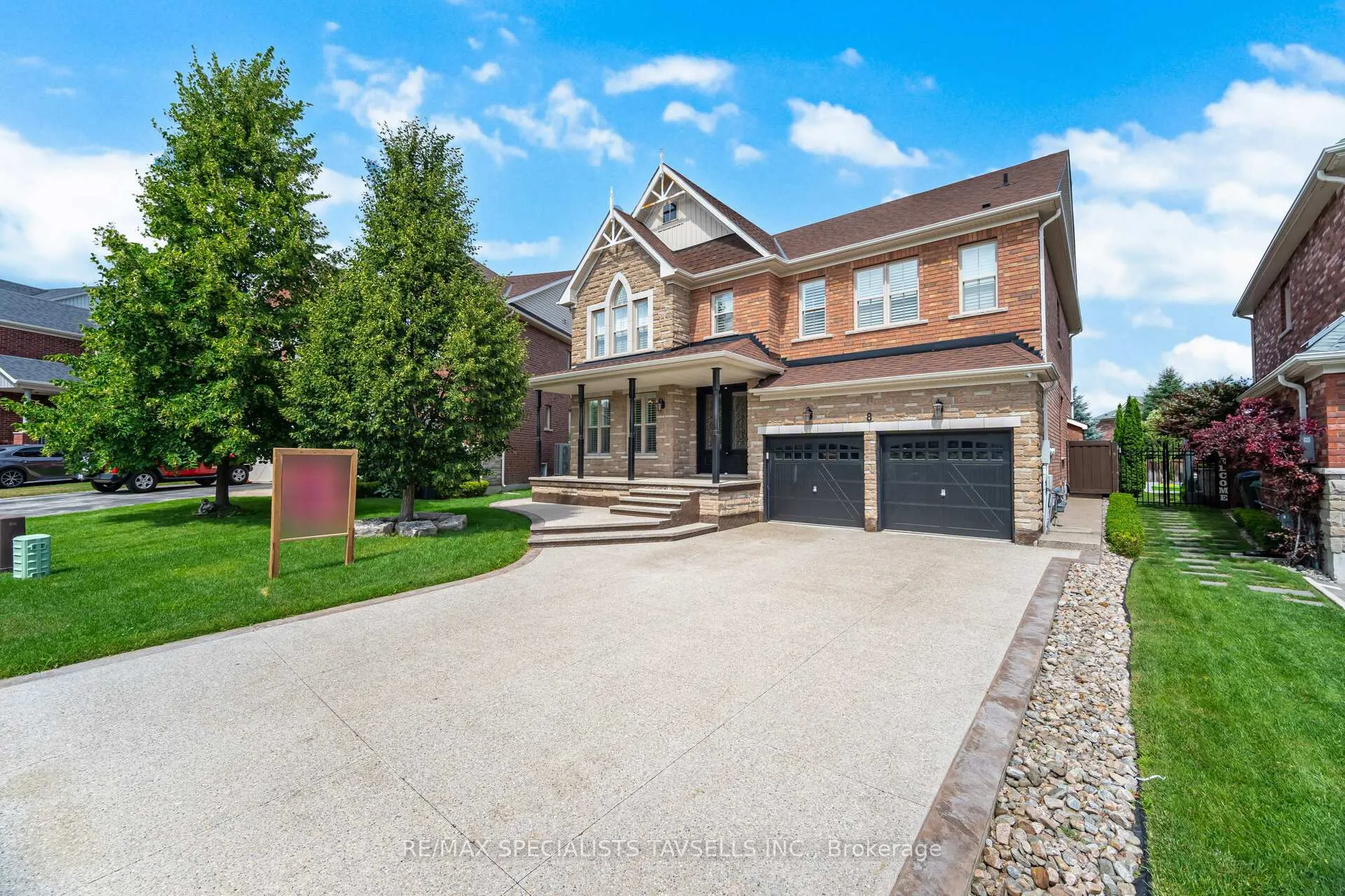 Photo 1 of 8 Mccandless Court, Caledon, Caledon East — HOMEH